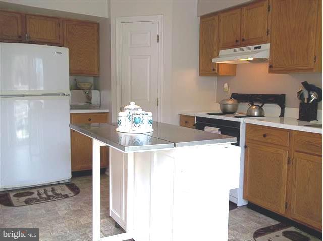 CHESAPEAKE LANDING - Residential