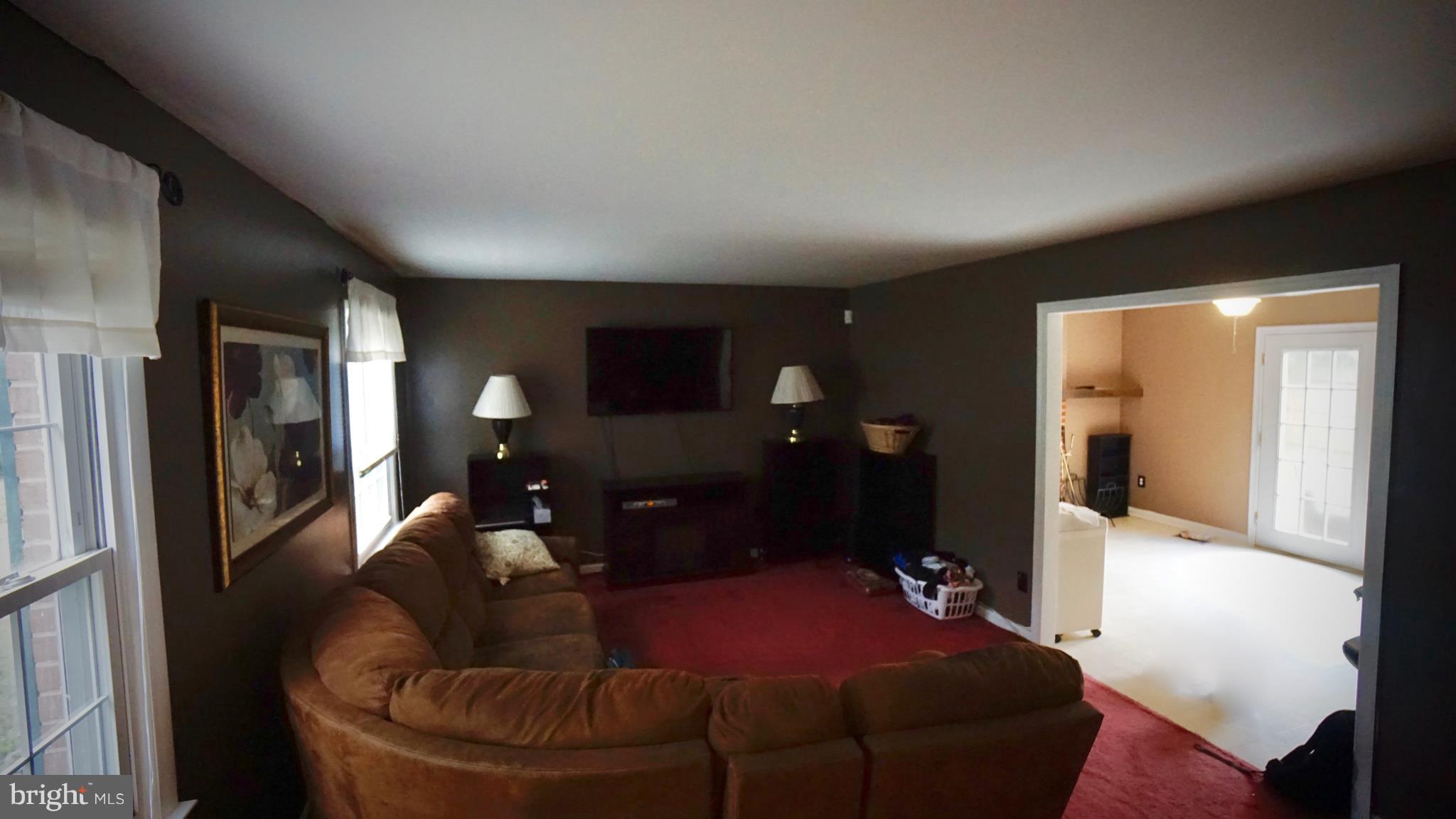 TREESIDE - Residential