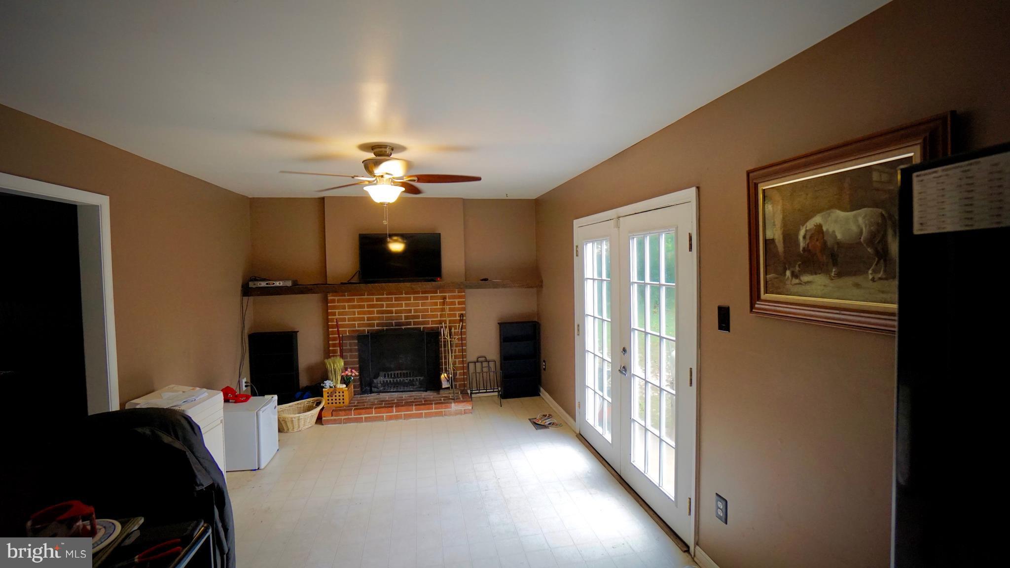 TREESIDE - Residential