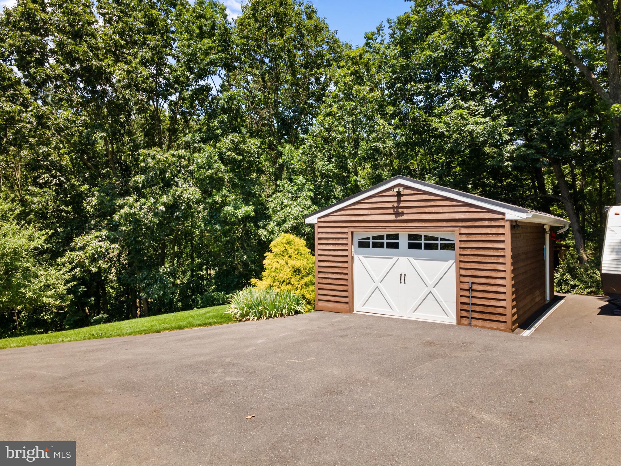 1483 TEA BERRY ROAD