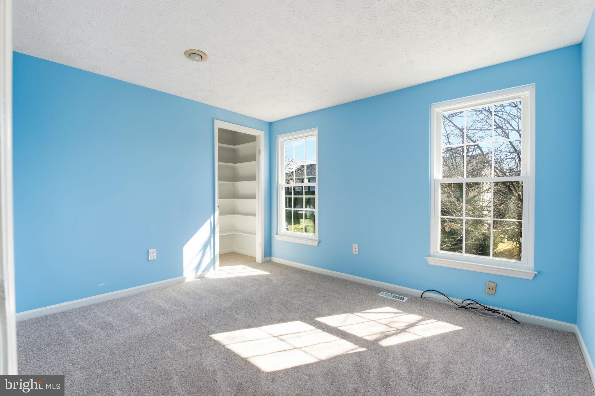 VALLEY STREAM ESTATES - Residential