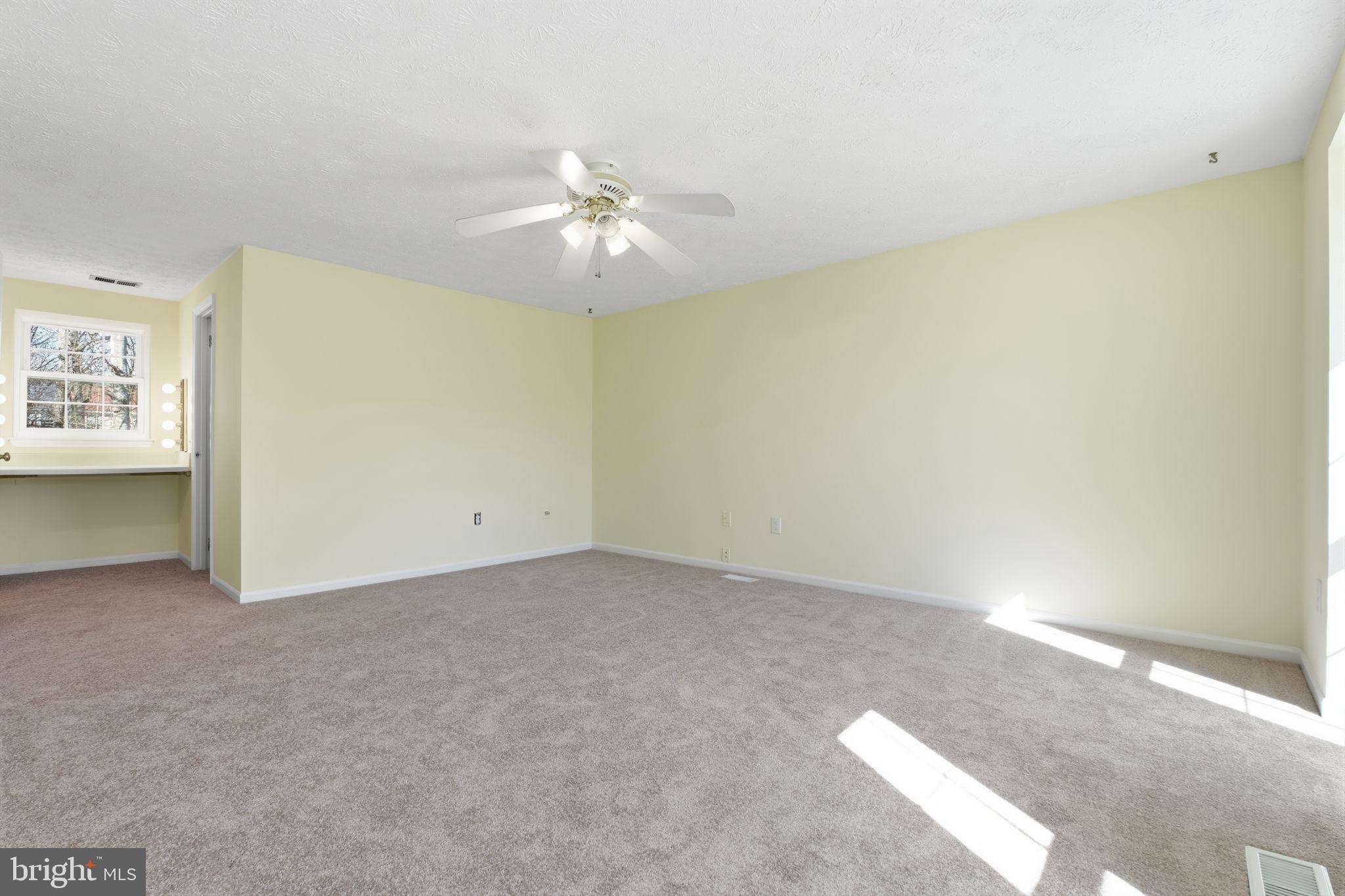 VALLEY STREAM ESTATES - Residential