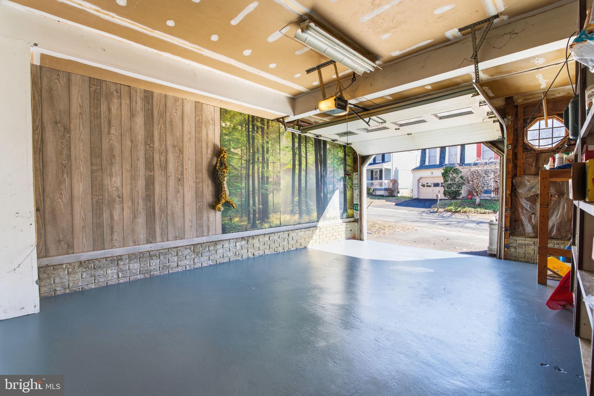 VALLEY STREAM ESTATES - Residential