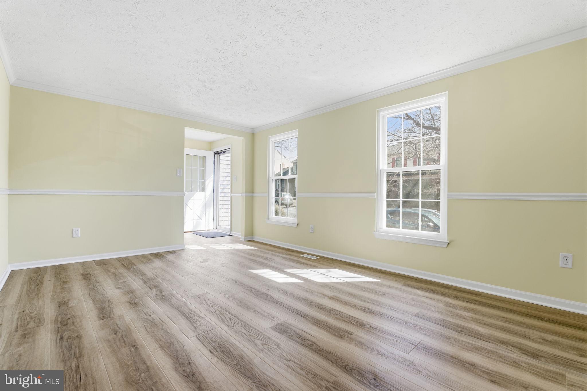 VALLEY STREAM ESTATES - Residential