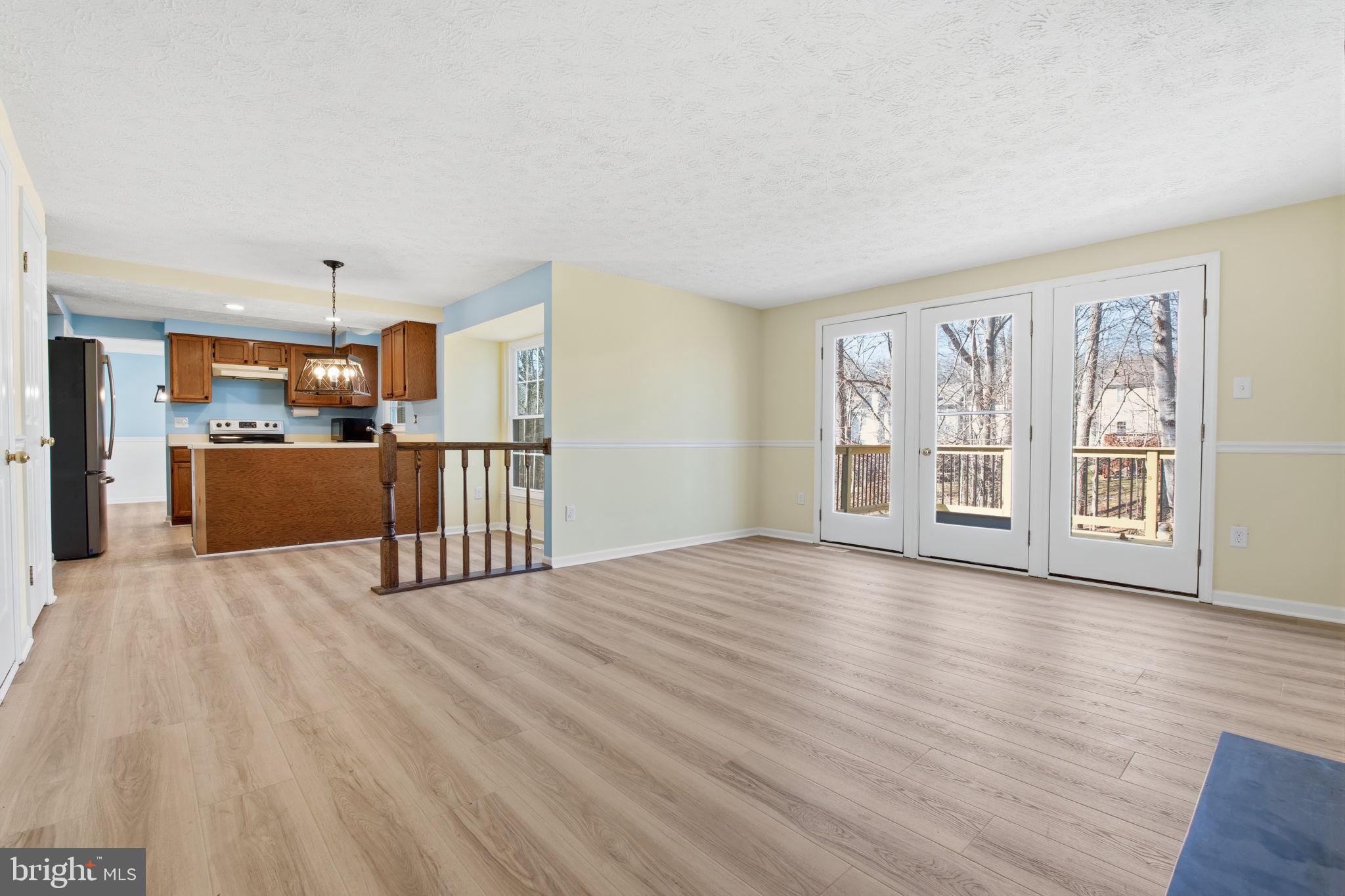 VALLEY STREAM ESTATES - Residential