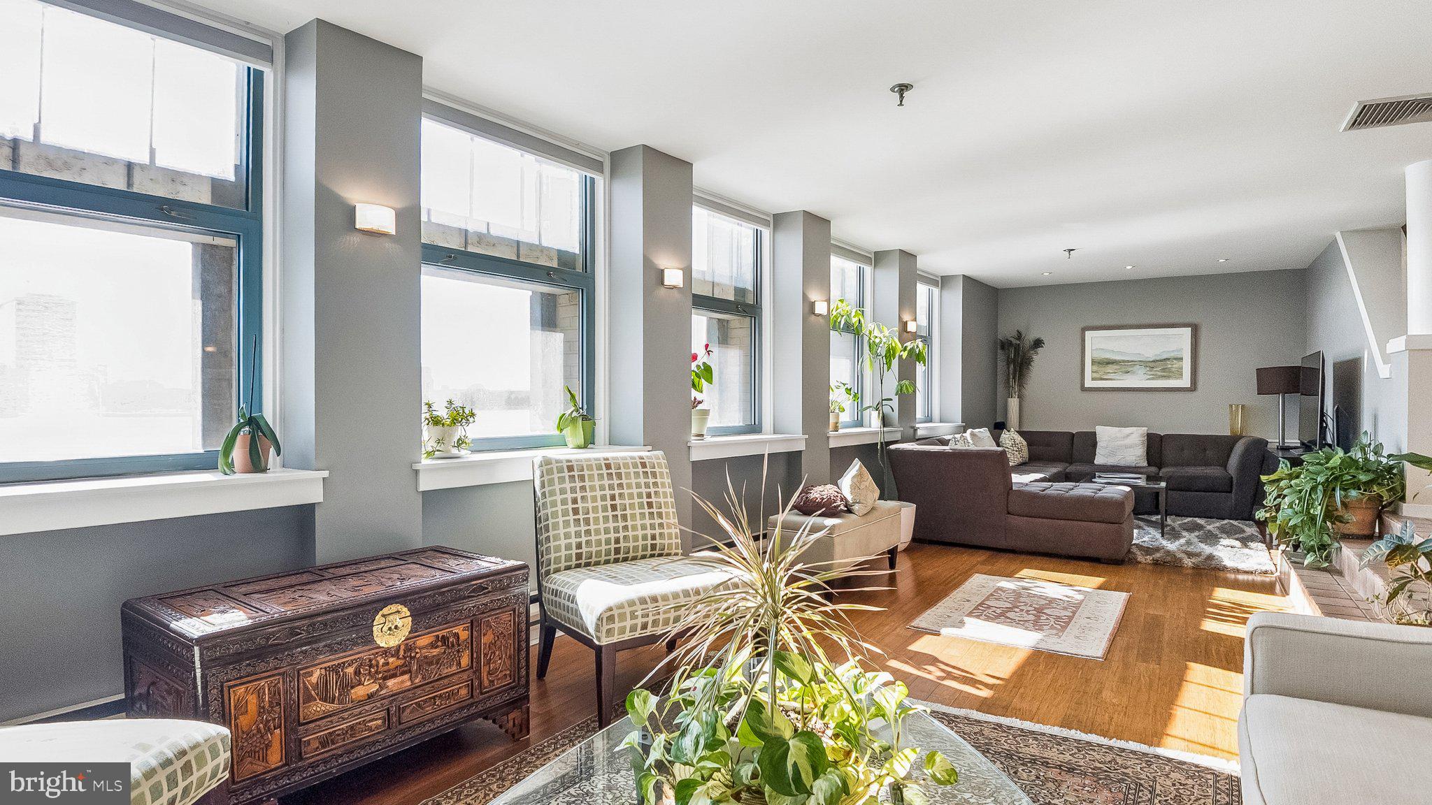 7 N CHRISTOPHER COLUMBUS BOULEVARD 246