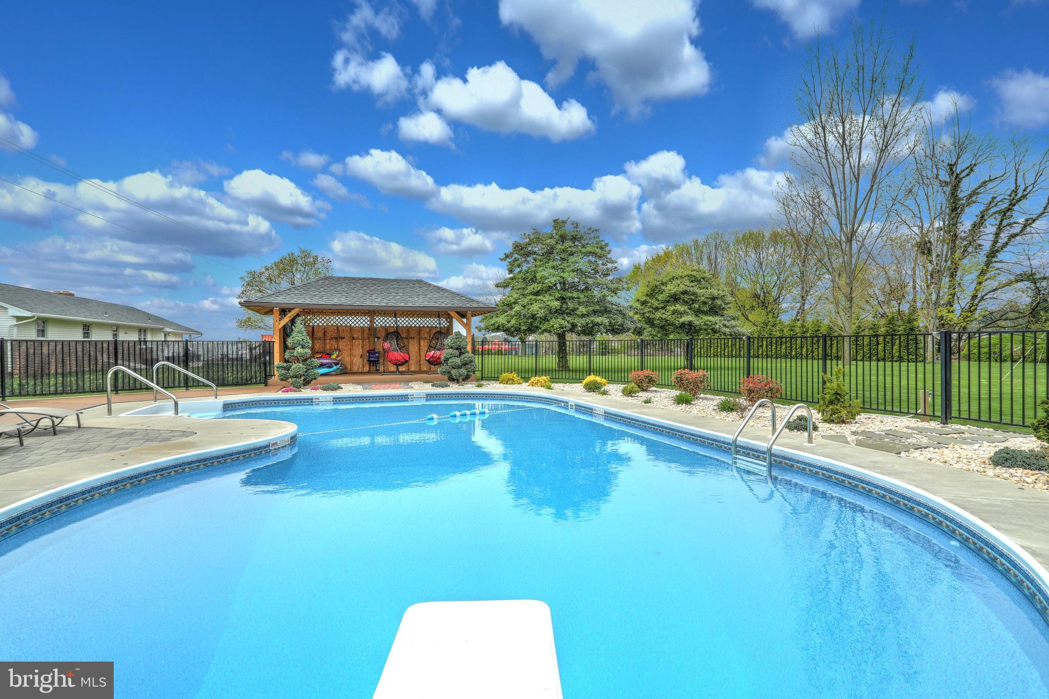 YORK TWP - Residential