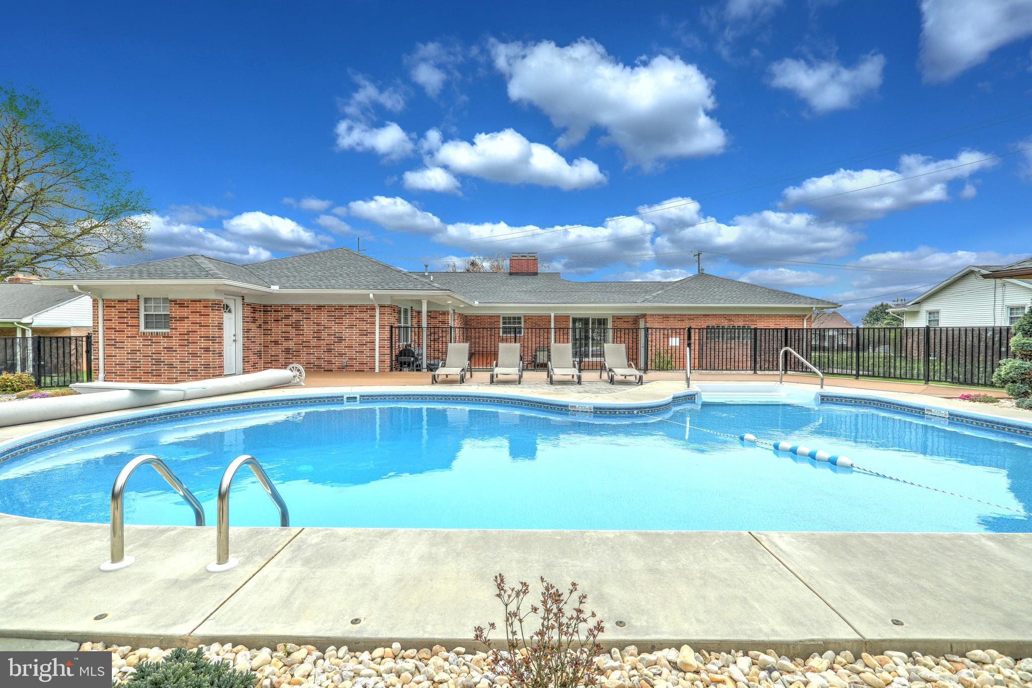 YORK TWP - Residential