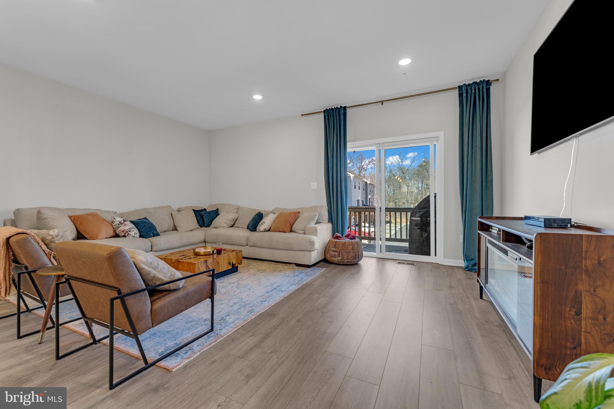 WOODYARD - Residential