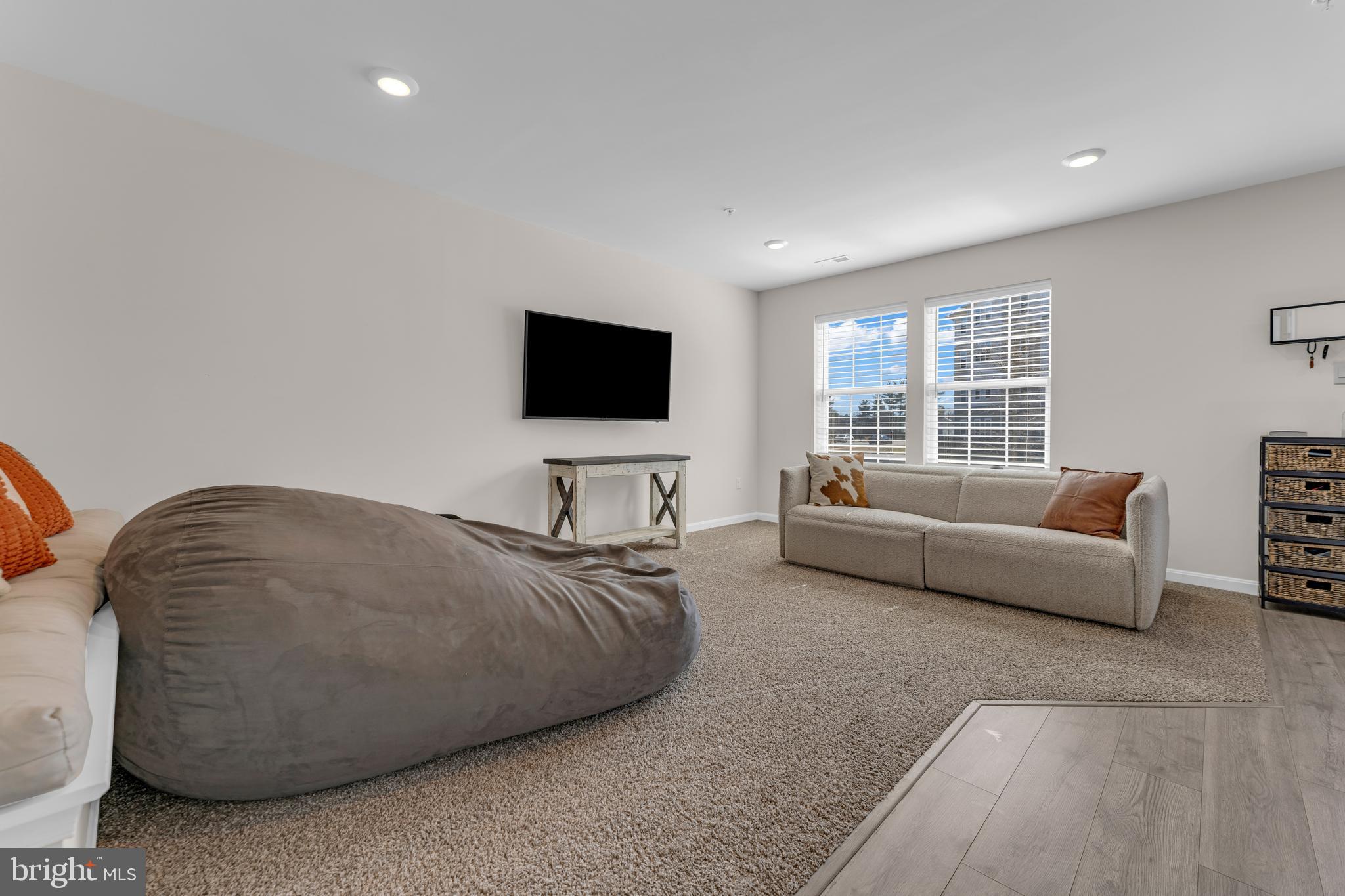 WOODYARD - Residential