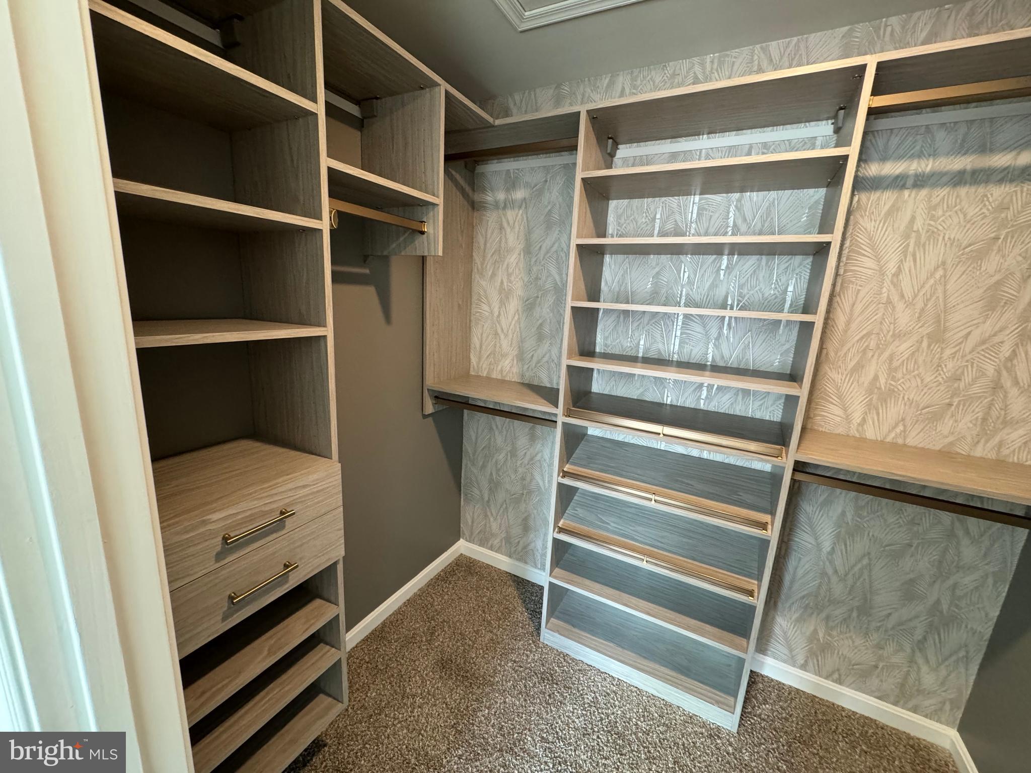 WOODYARD - Residential