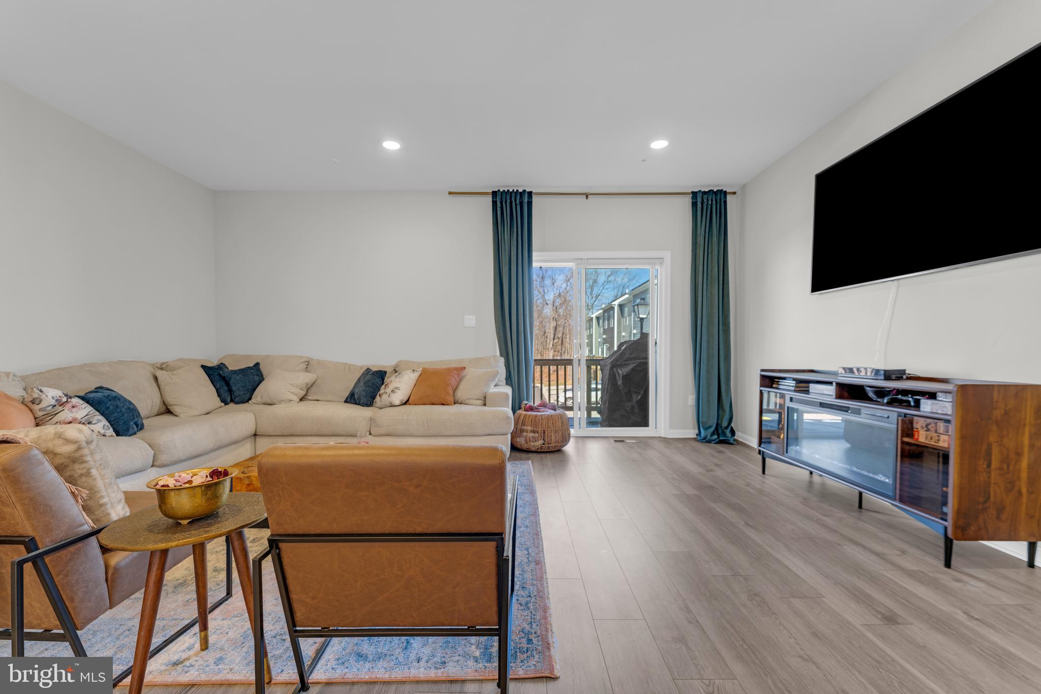 WOODYARD - Residential