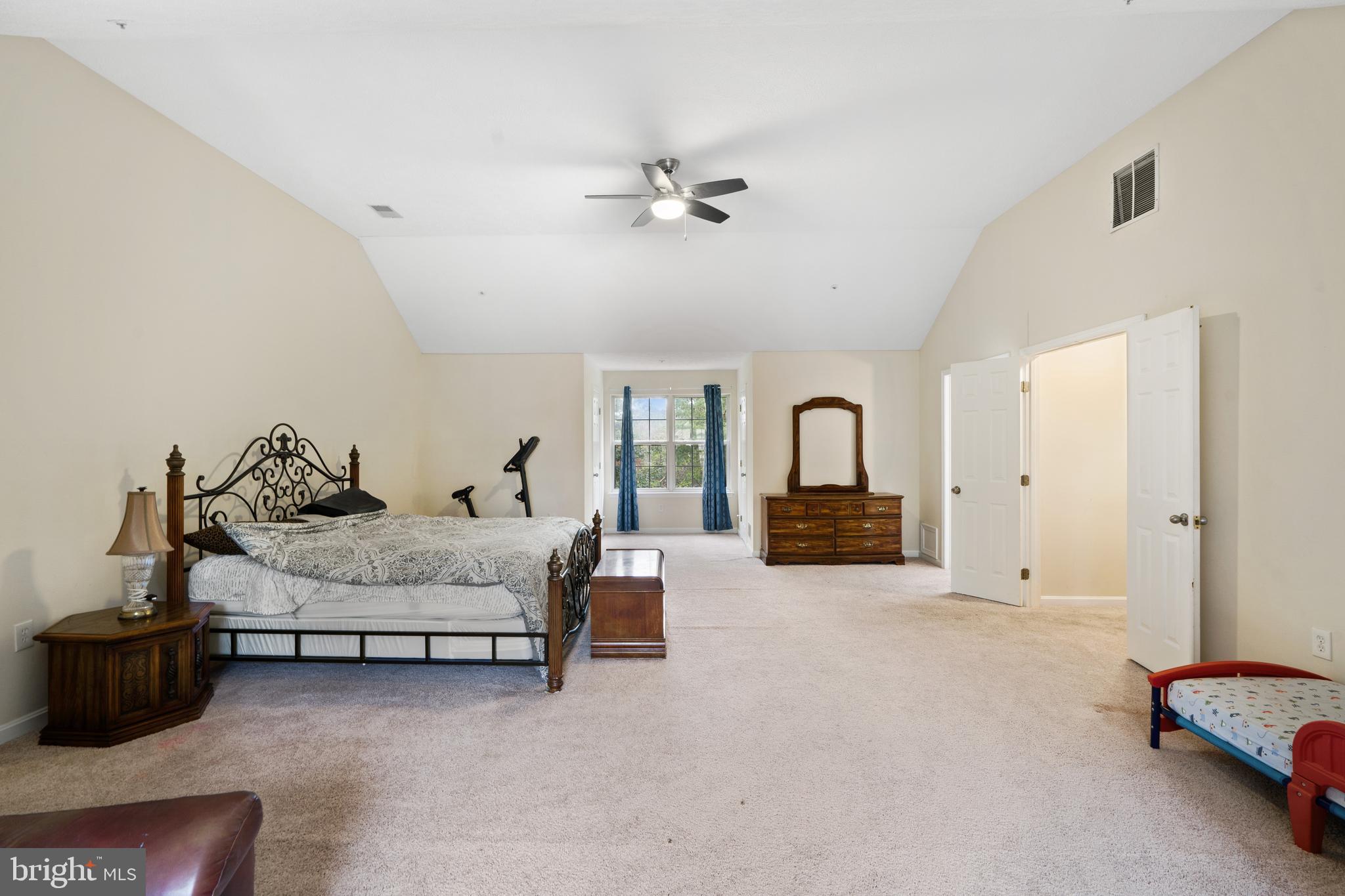 LIVINGSTON GROVE - Residential