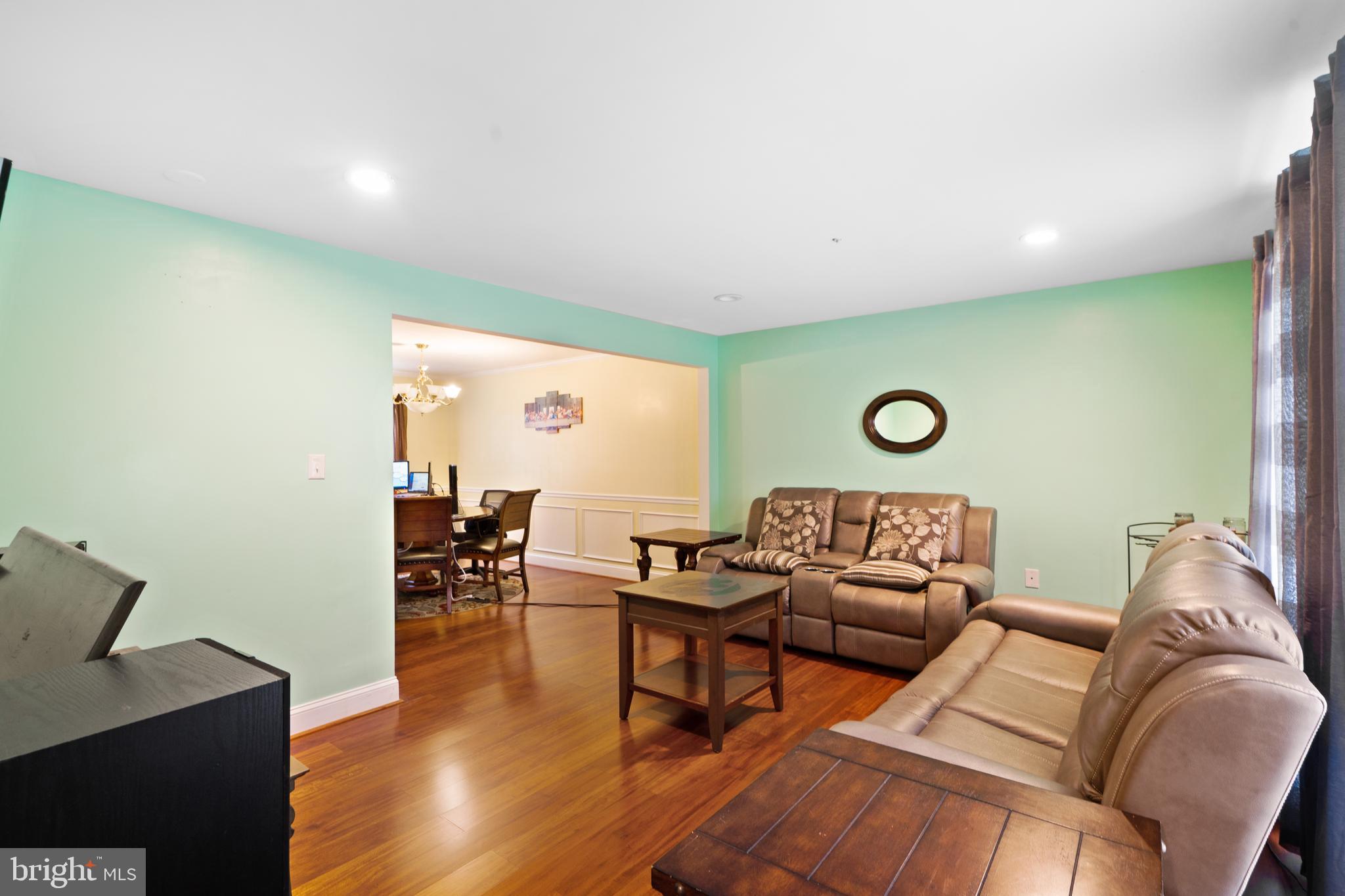 LIVINGSTON GROVE - Residential