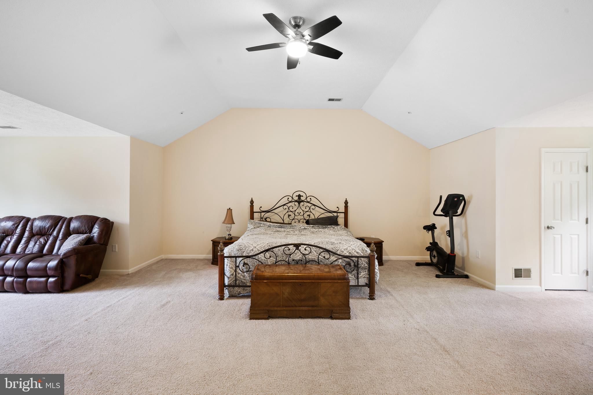 LIVINGSTON GROVE - Residential