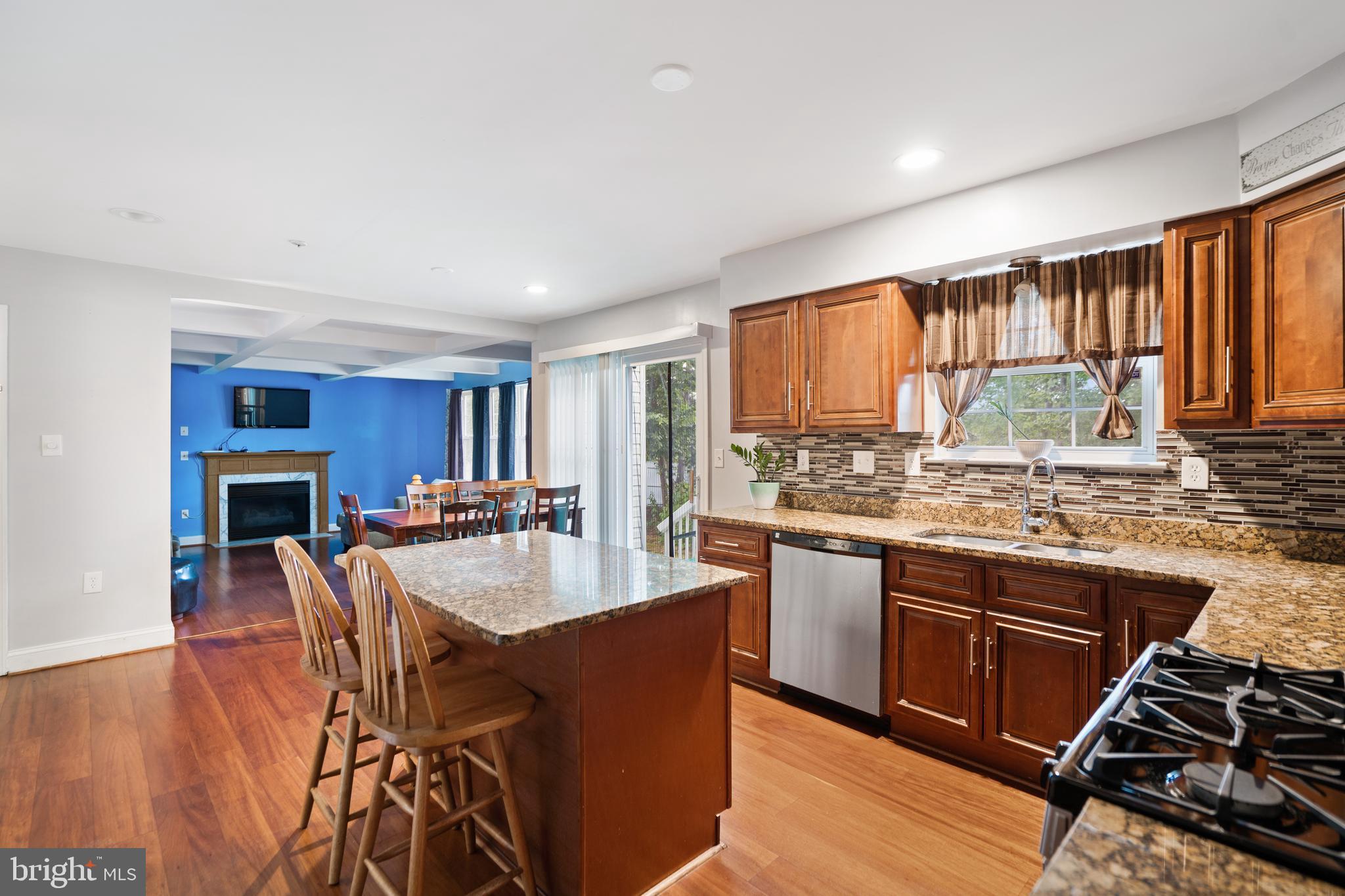 LIVINGSTON GROVE - Residential