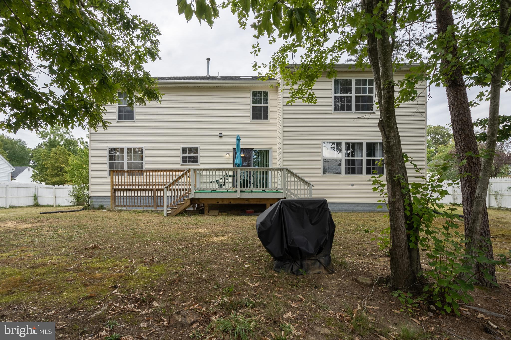 LIVINGSTON GROVE - Residential