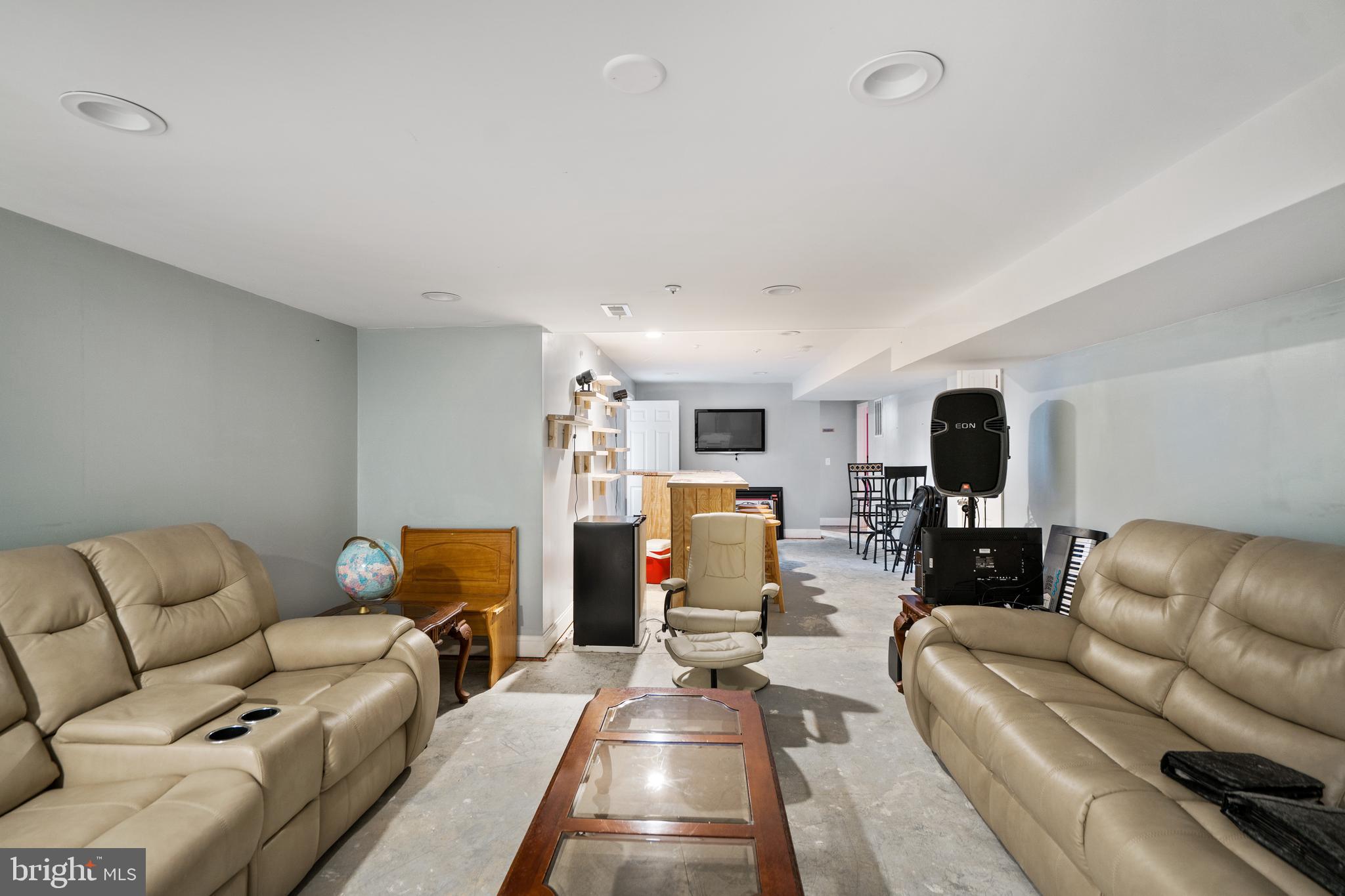 LIVINGSTON GROVE - Residential