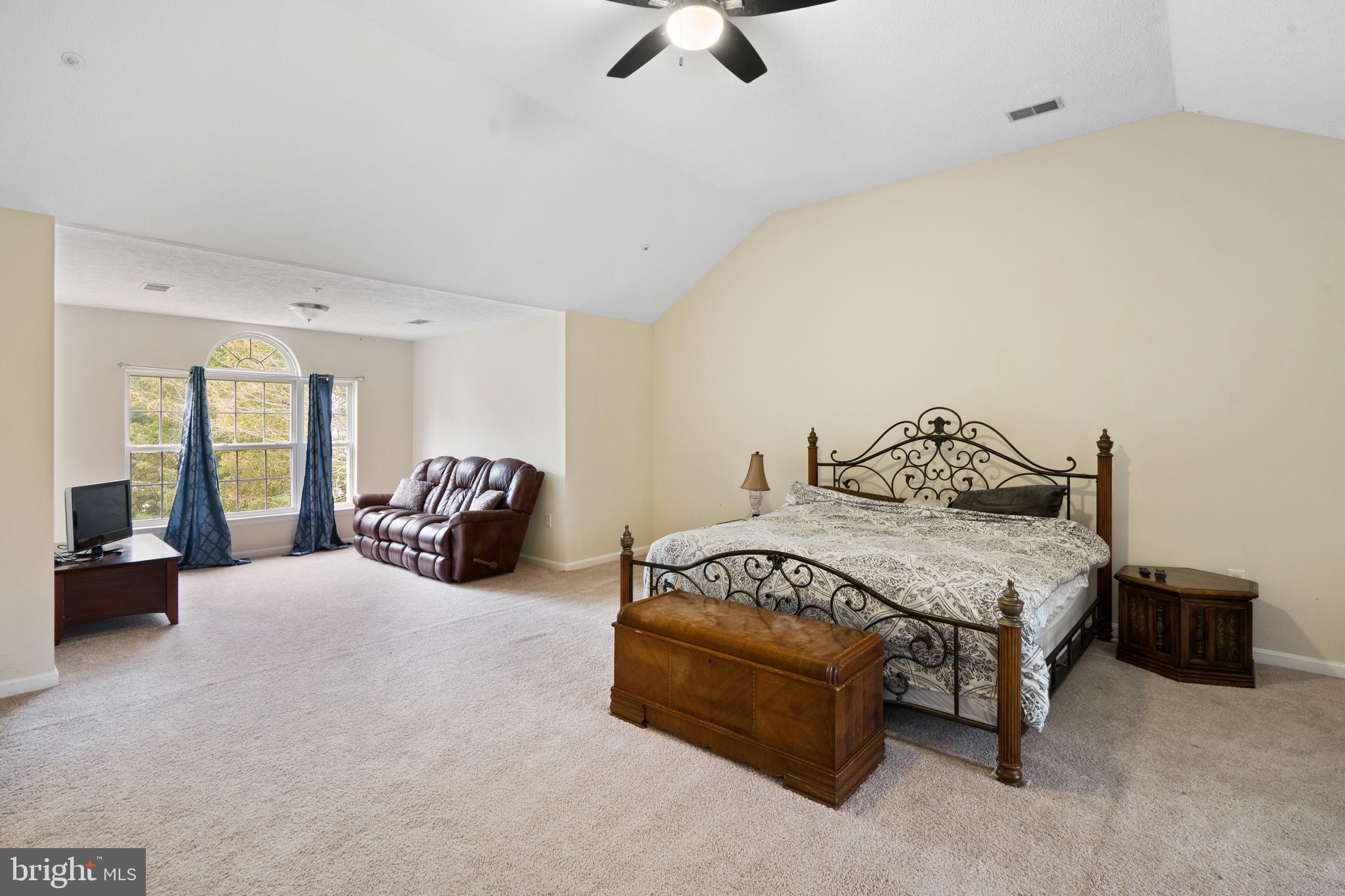 LIVINGSTON GROVE - Residential