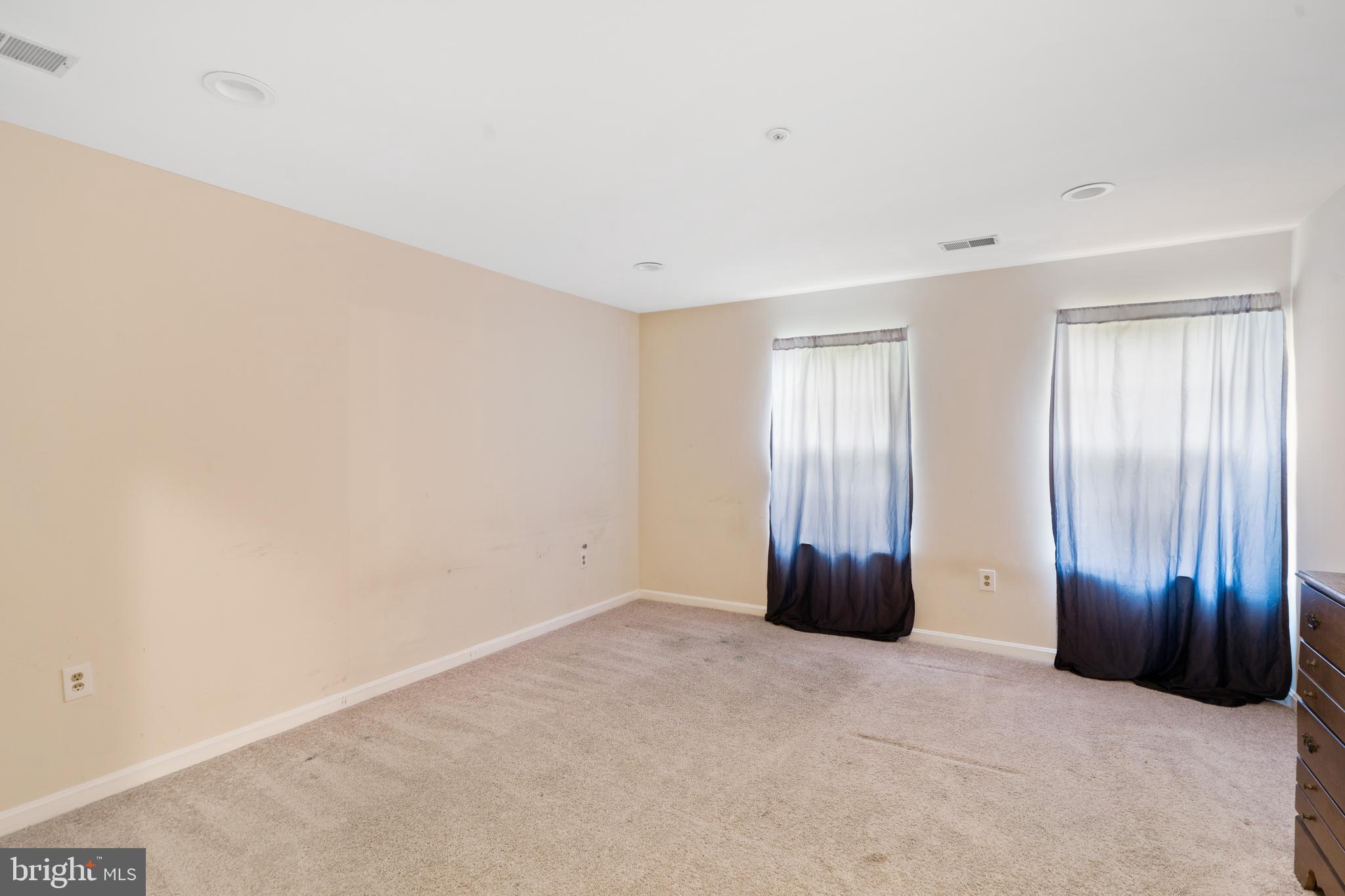 LIVINGSTON GROVE - Residential