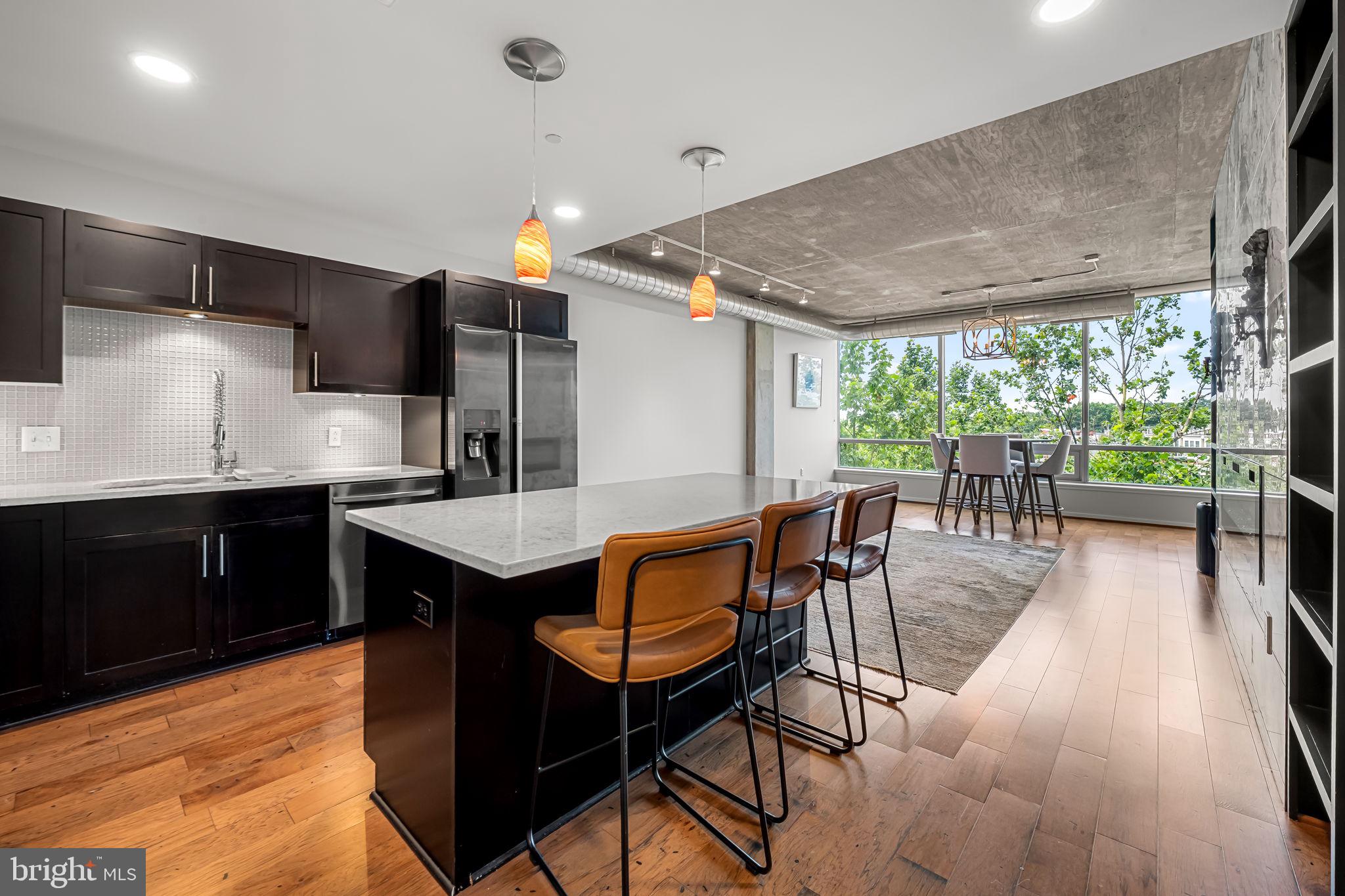 LOCUST POINT - Residential