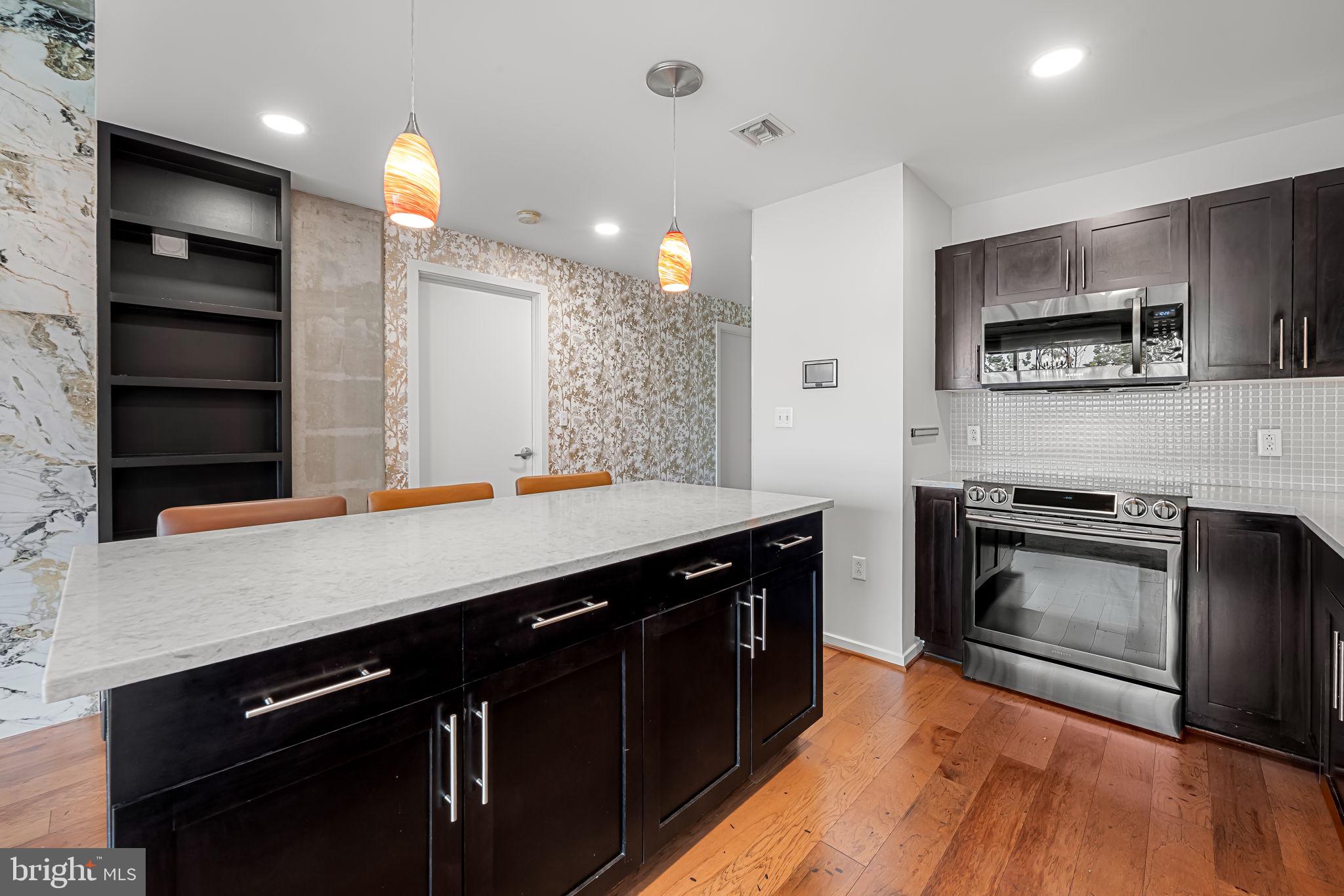 LOCUST POINT - Residential