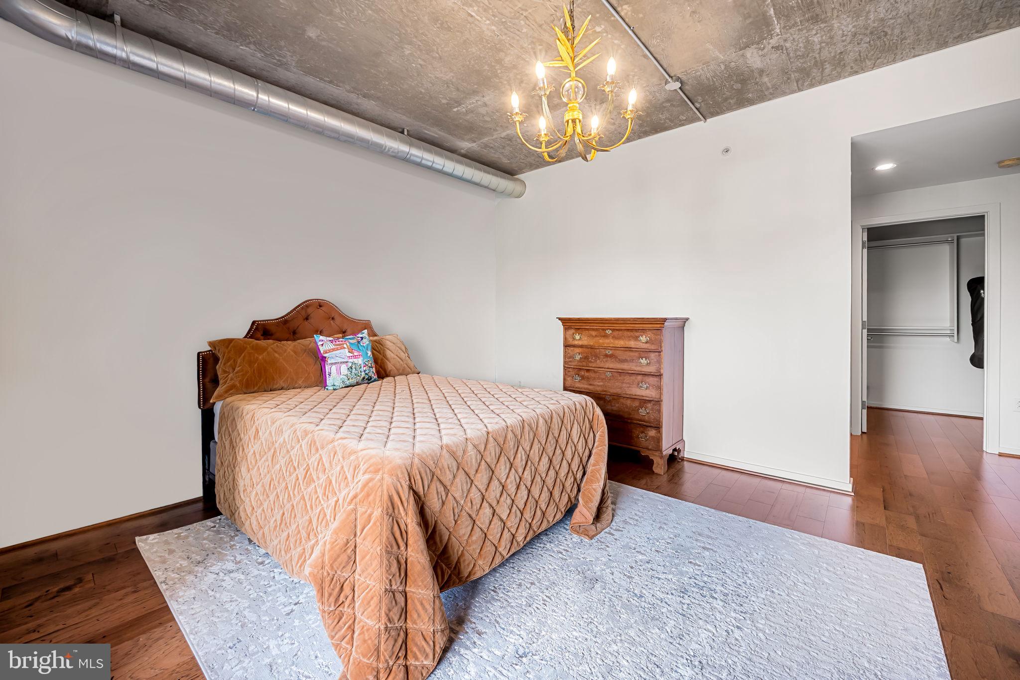 LOCUST POINT - Residential