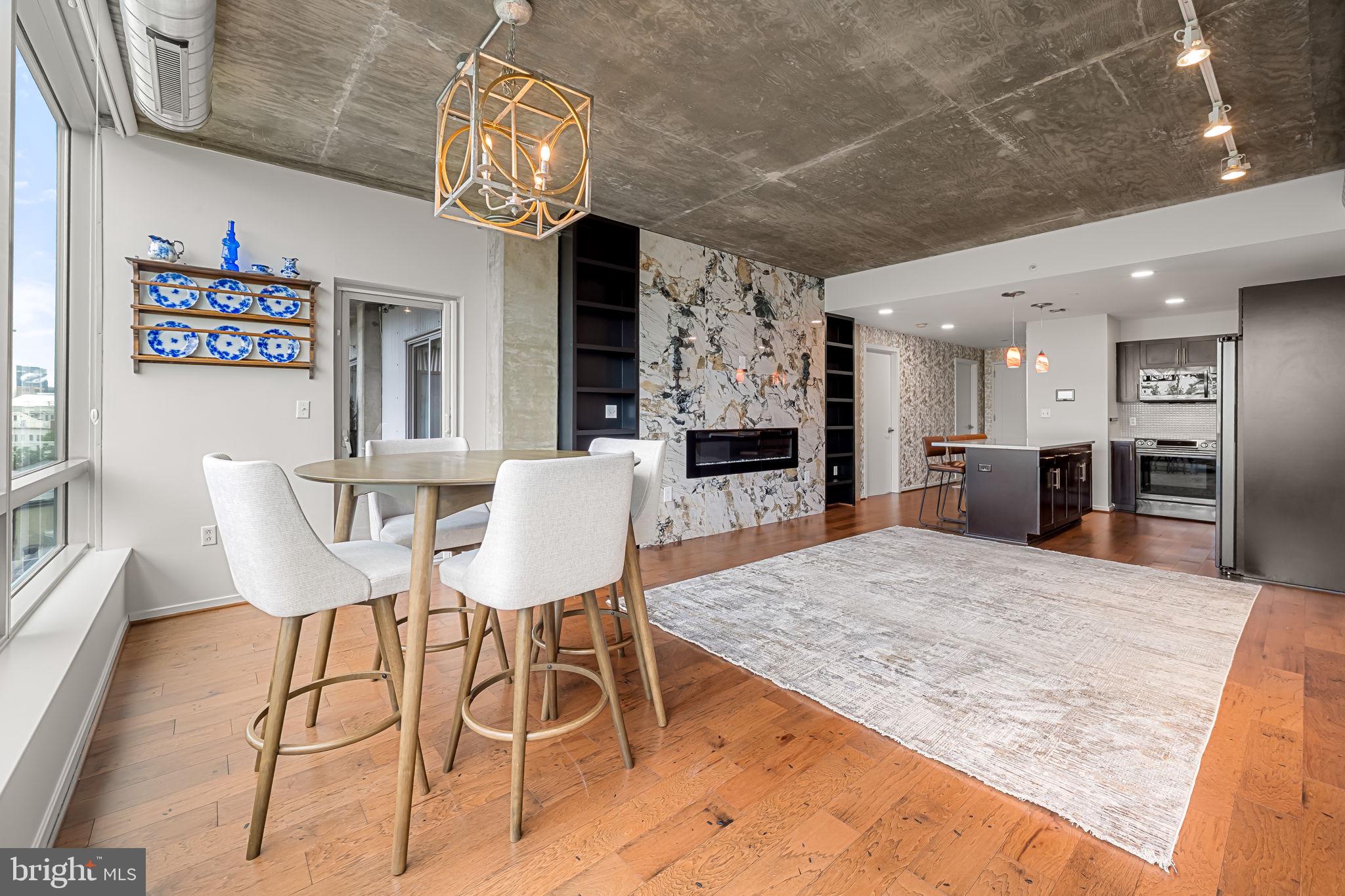 LOCUST POINT - Residential