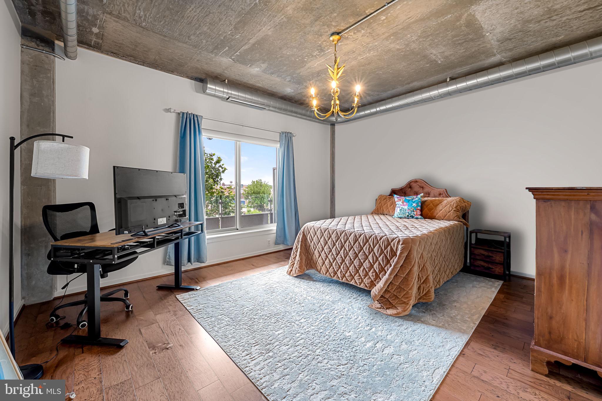 LOCUST POINT - Residential