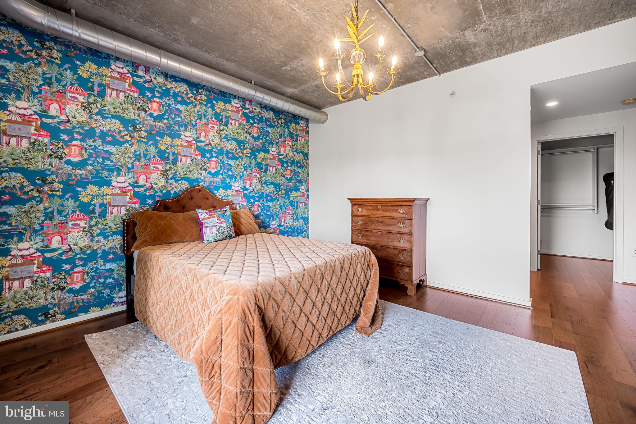 LOCUST POINT - Residential