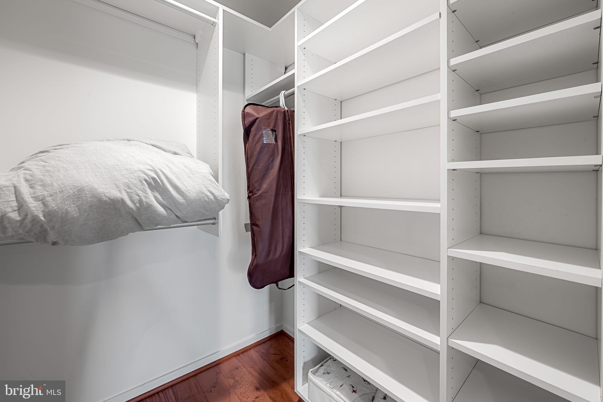 LOCUST POINT - Residential