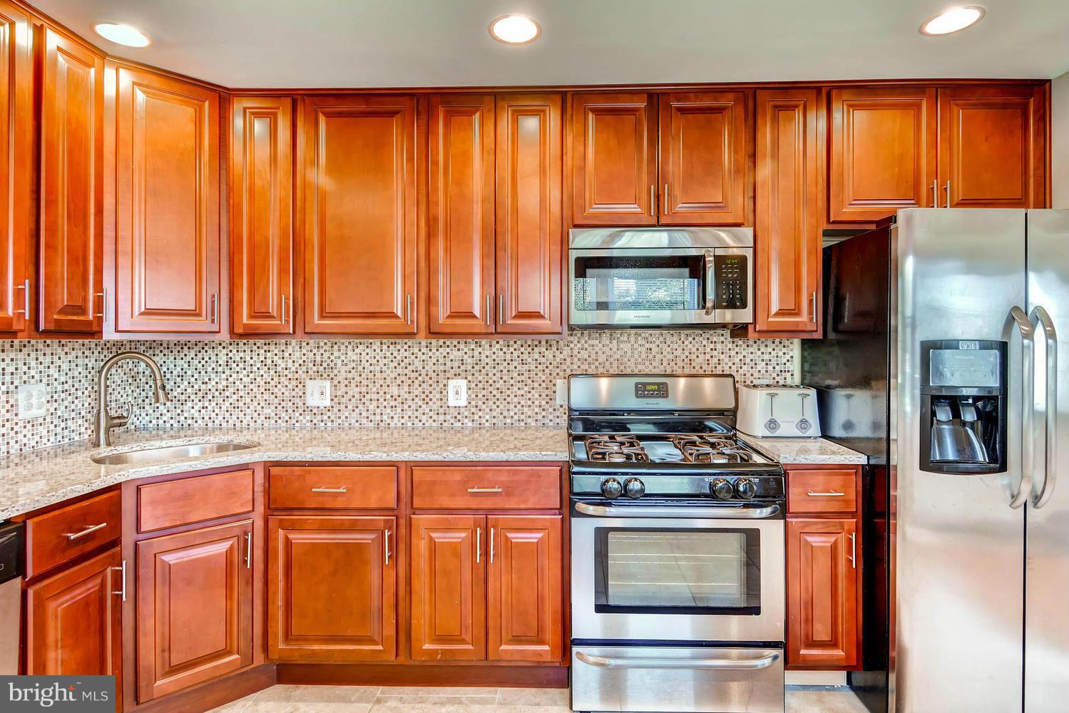 BATTLE GROVE MANOR - Residential