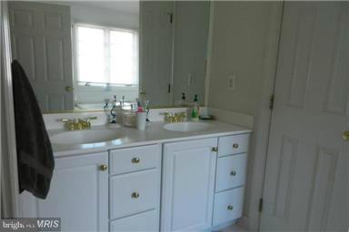 AMBERWOOD - Residential Lease