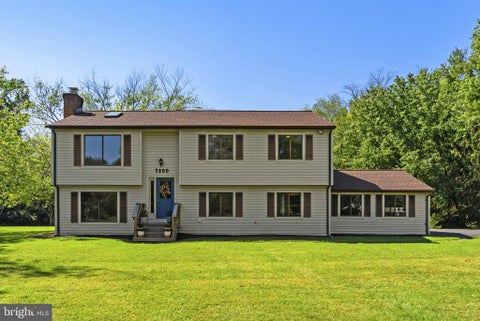 Photo of 7200 N Starcrest Drive, WARRENTON, VA 20187 (MLS # VAFQ2024034)