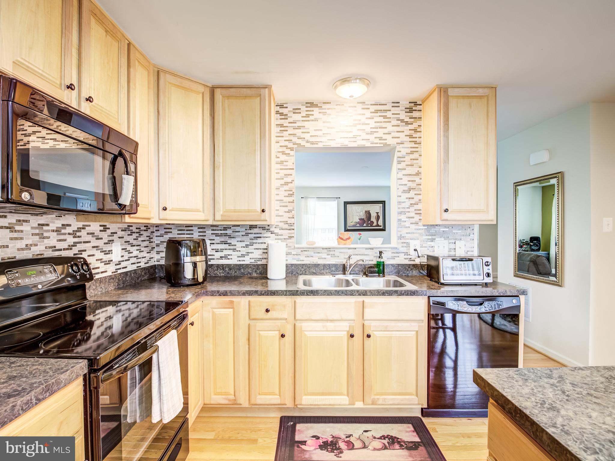 BROOKLAND MANOR - Residential