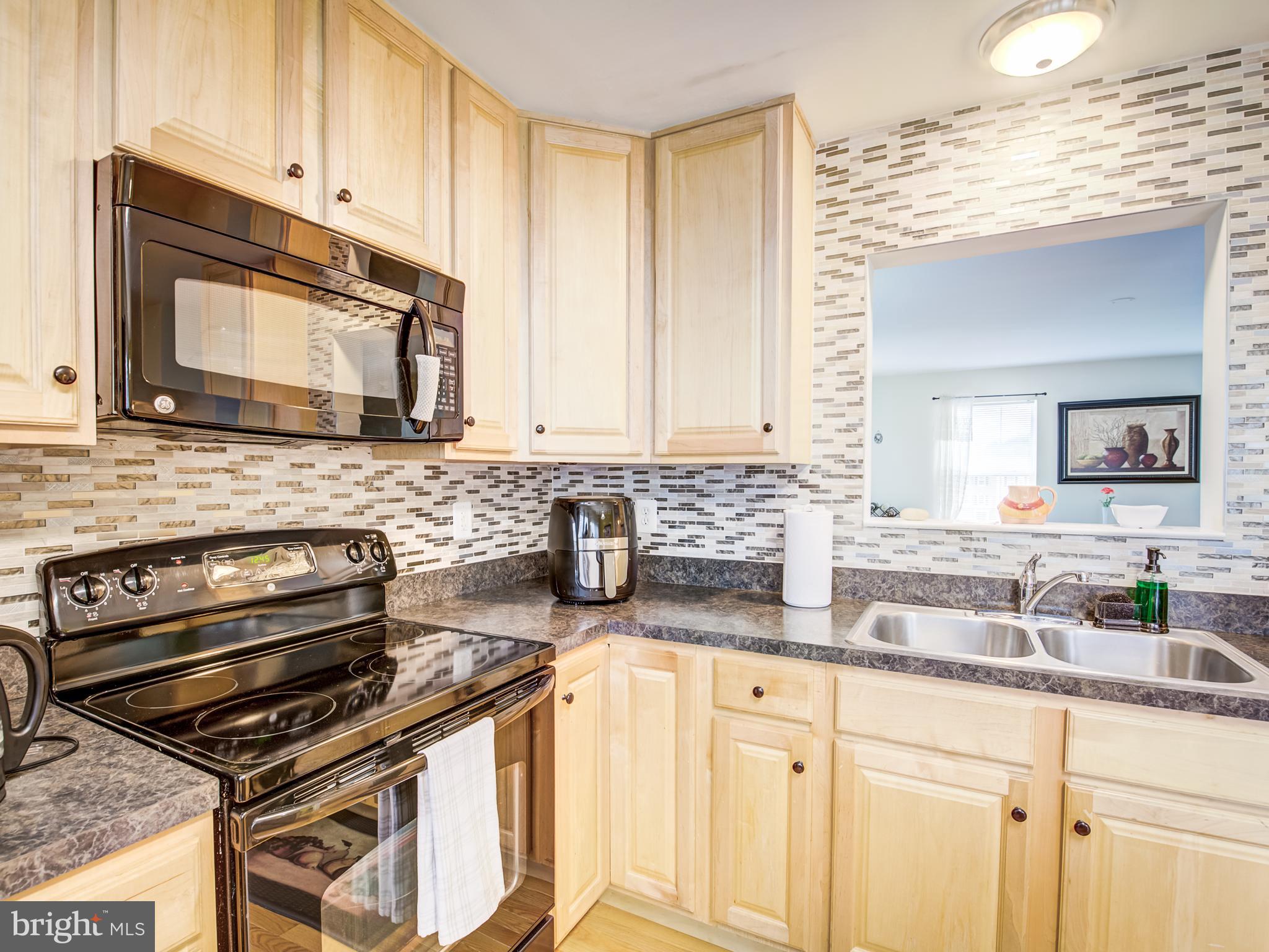 BROOKLAND MANOR - Residential