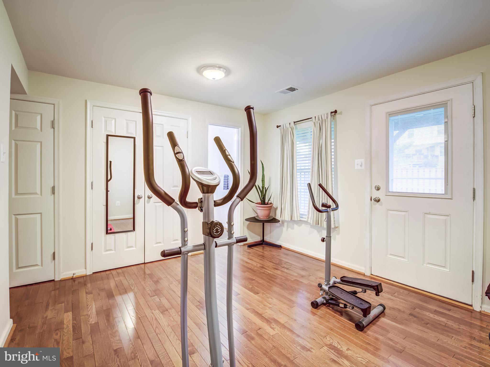 BROOKLAND MANOR - Residential