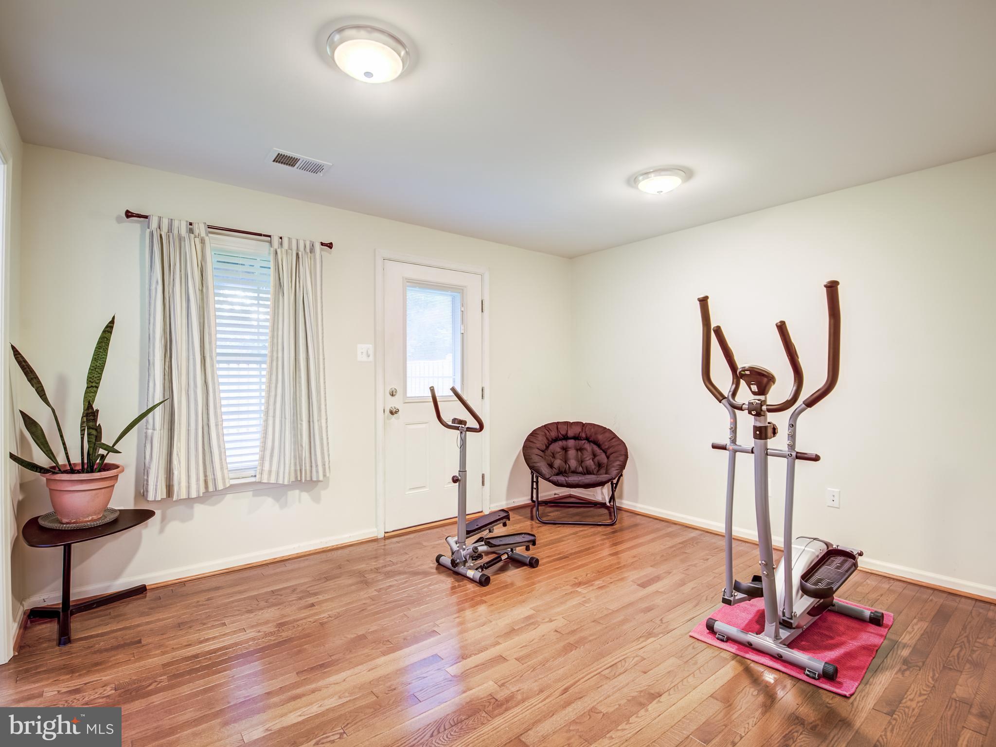 BROOKLAND MANOR - Residential