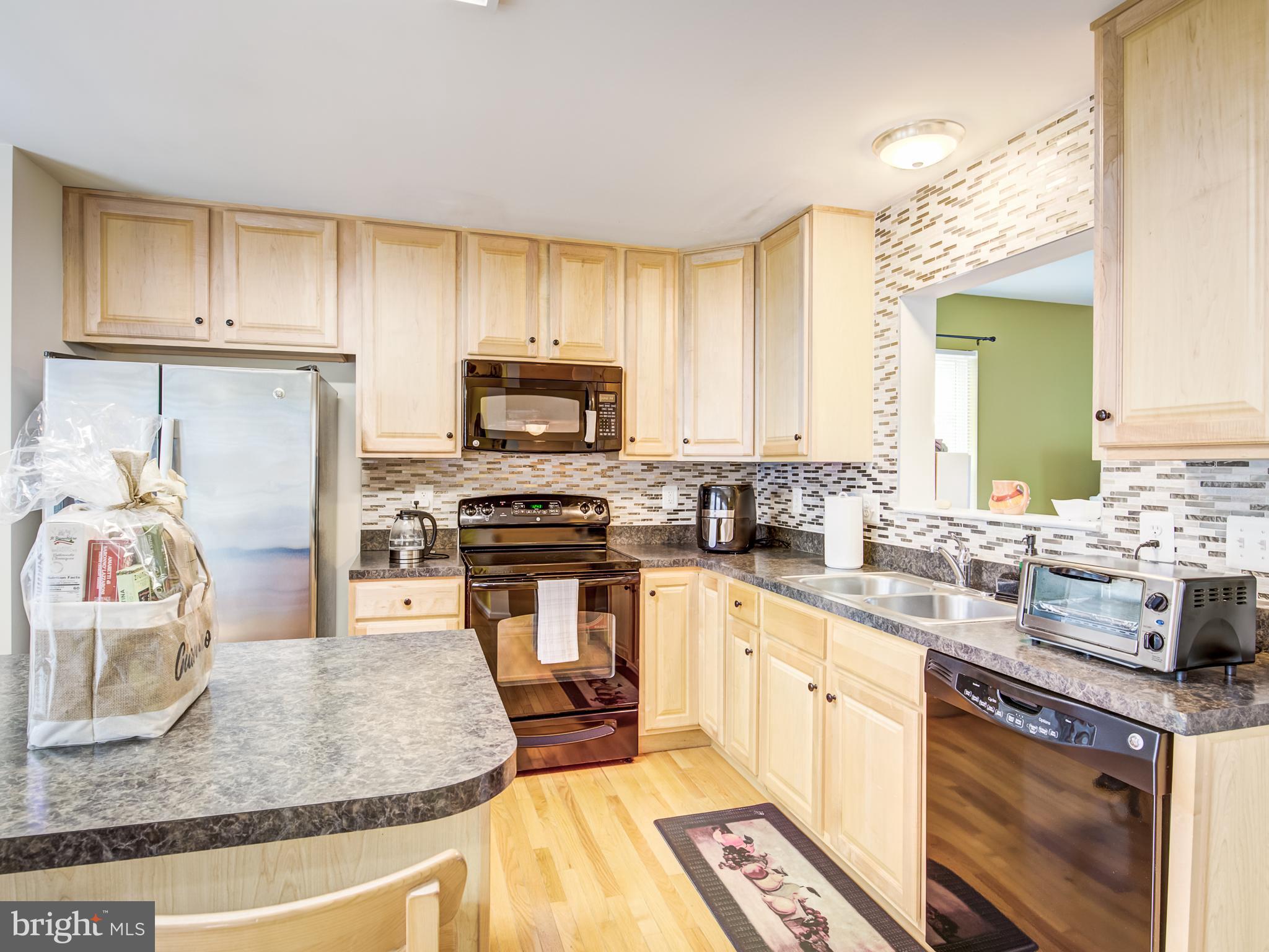 BROOKLAND MANOR - Residential