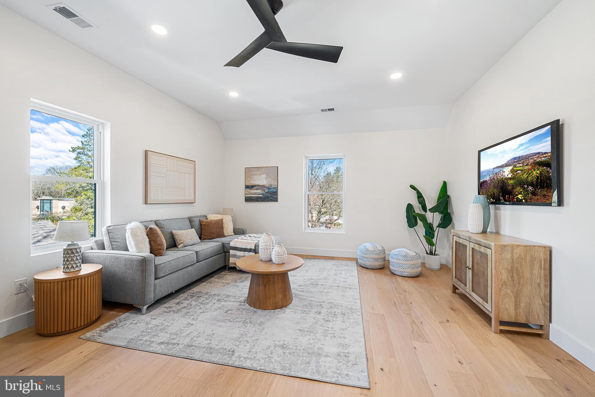 BRYN MAWR - Residential