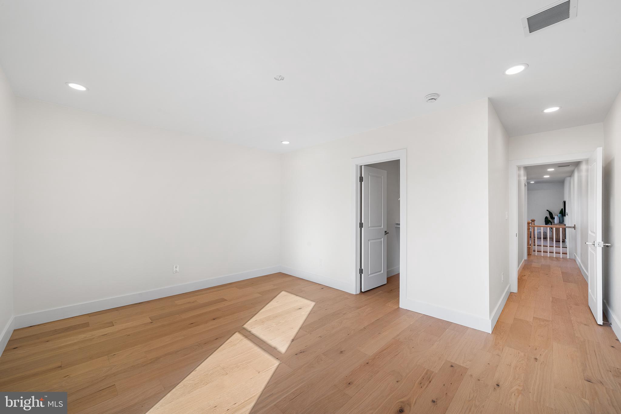 BRYN MAWR - Residential