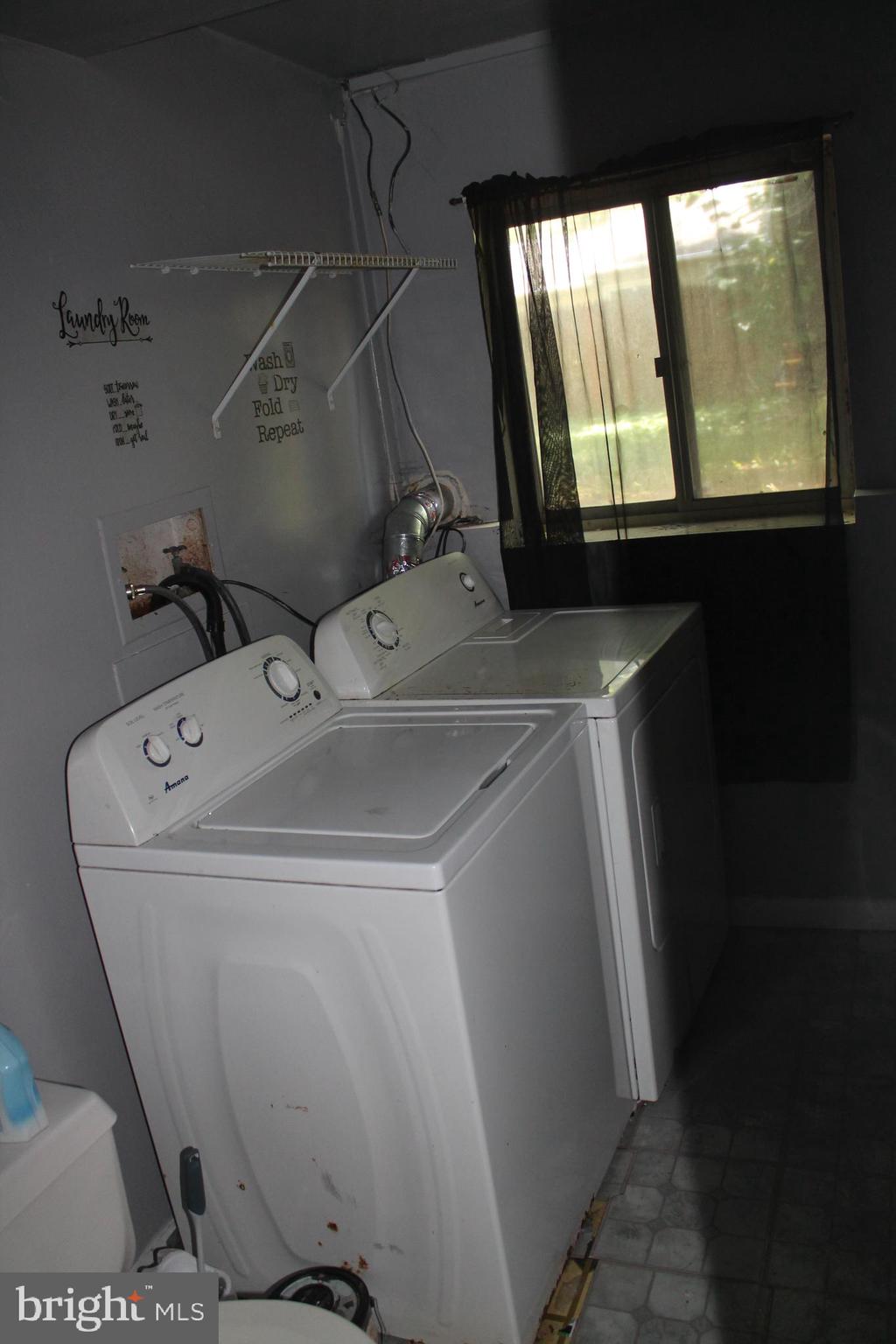 VILLAGE PARK - Residential