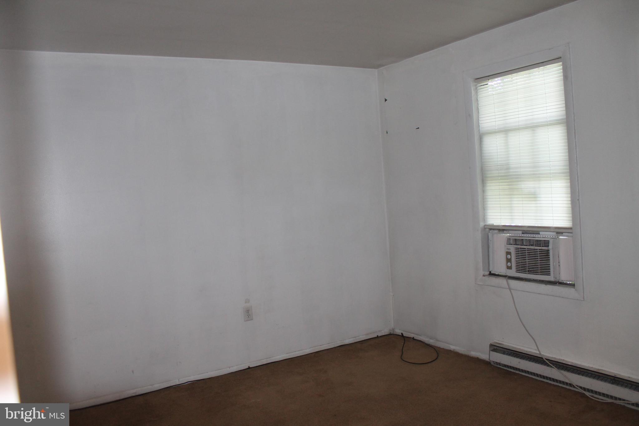 VILLAGE PARK - Residential