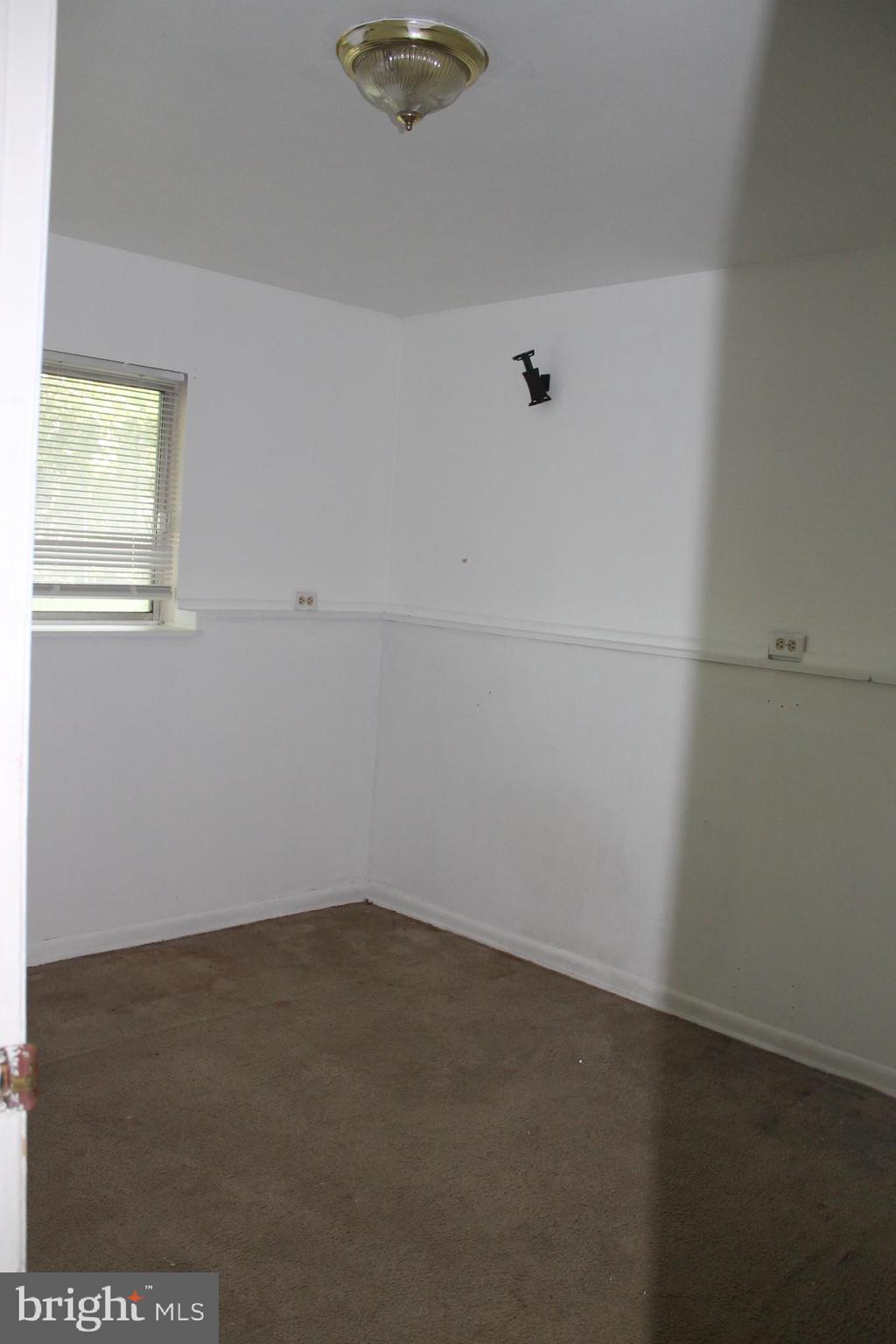 VILLAGE PARK - Residential