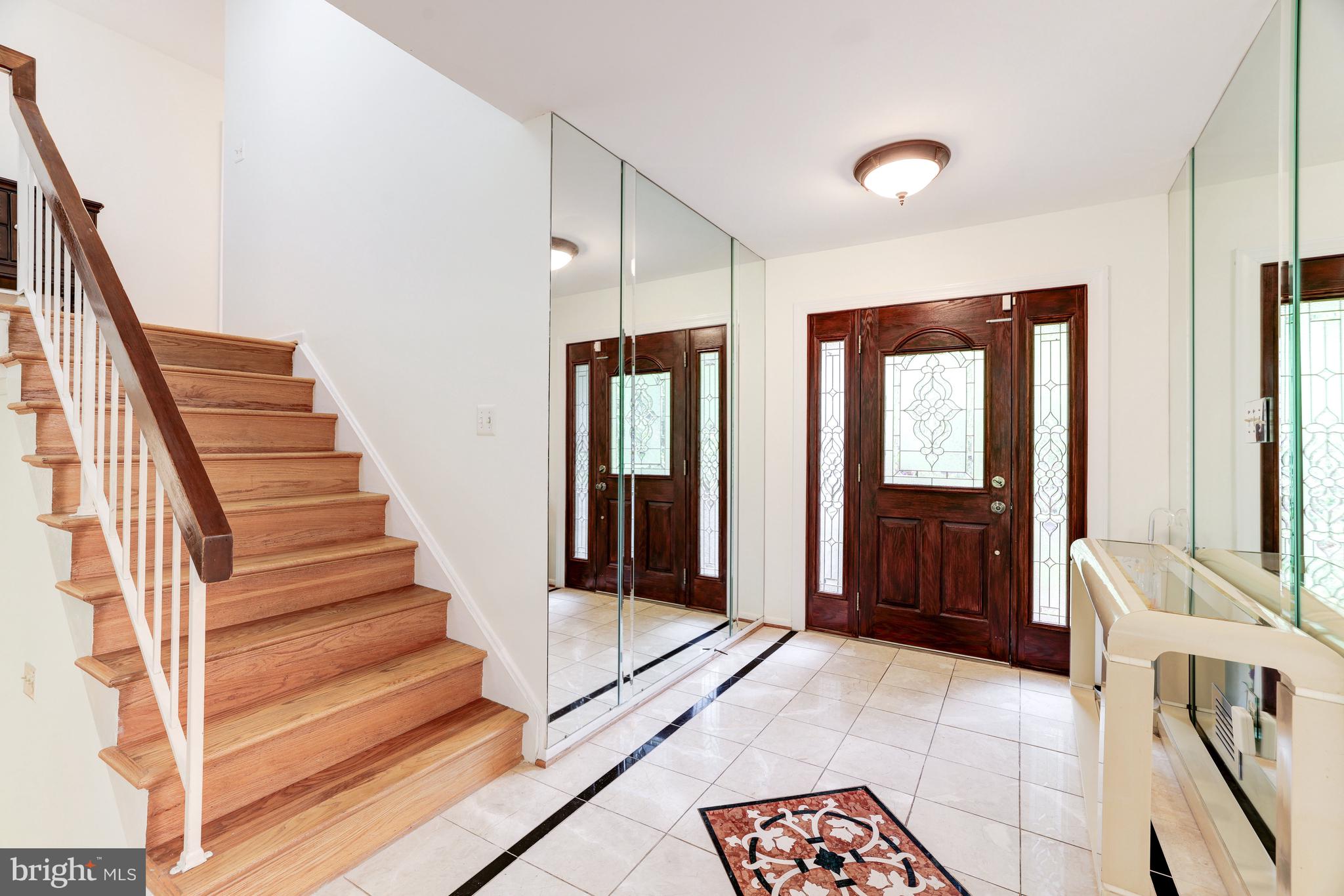 MCLEAN STATION - Residential