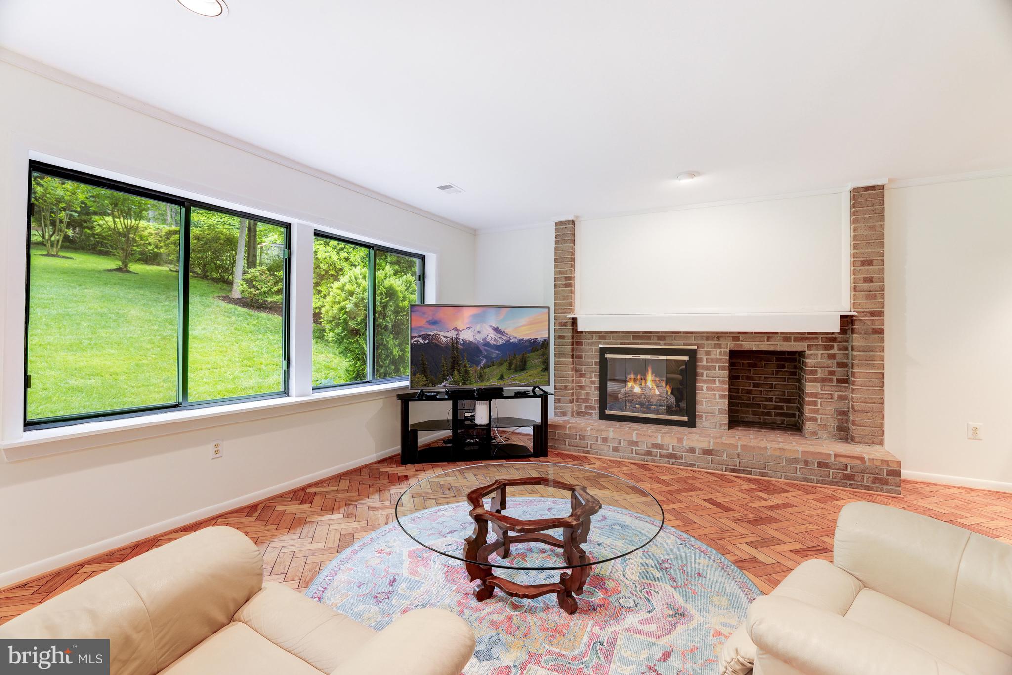 MCLEAN STATION - Residential