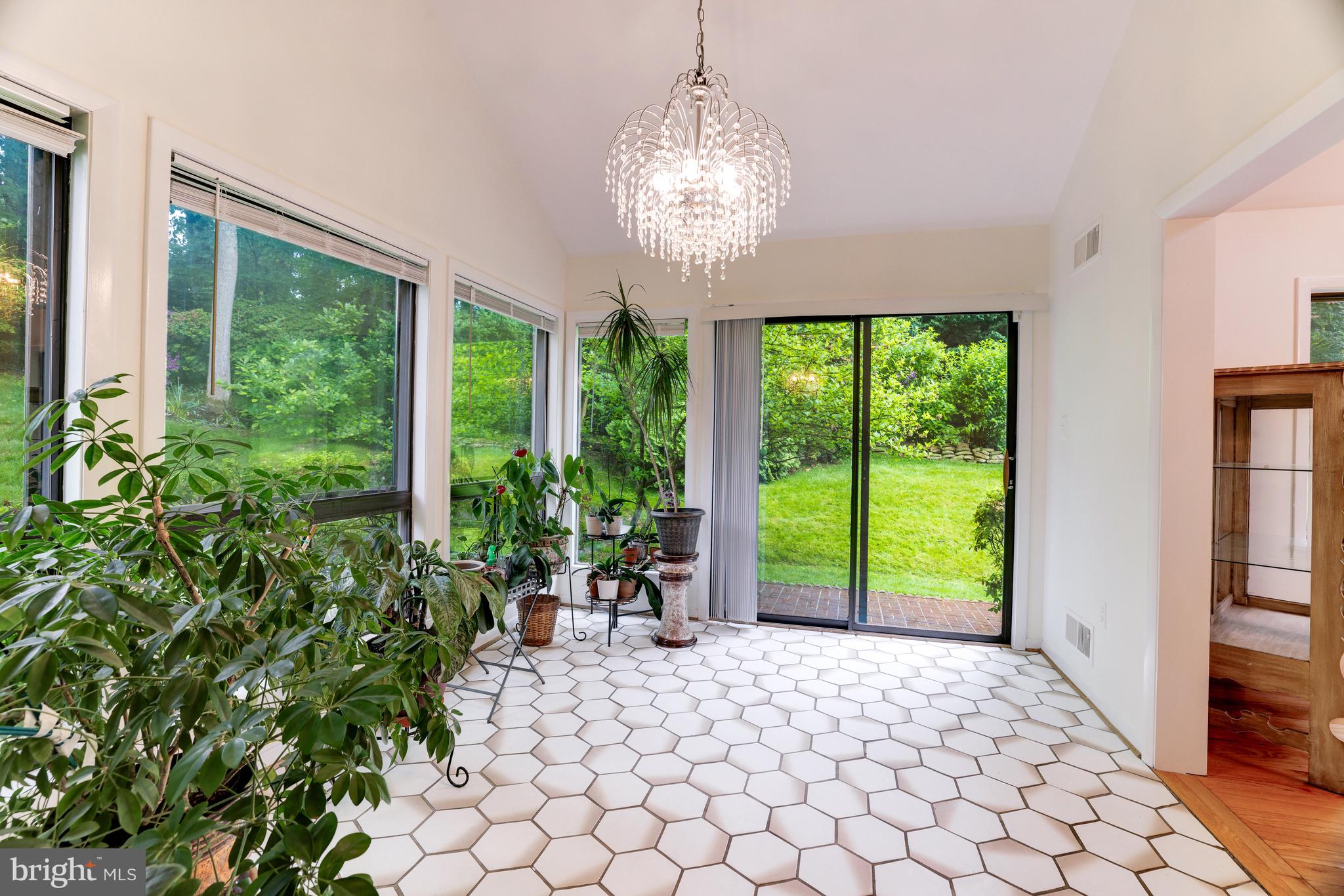 MCLEAN STATION - Residential