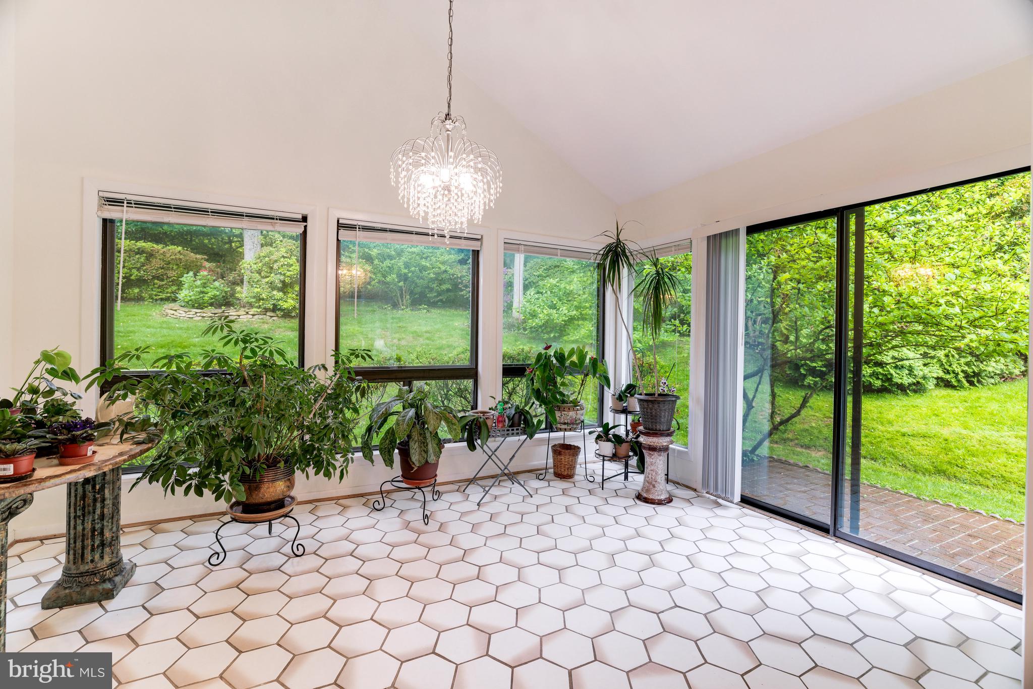 MCLEAN STATION - Residential