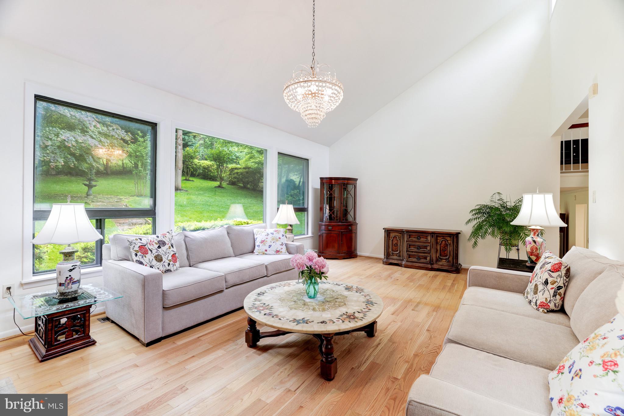 MCLEAN STATION - Residential