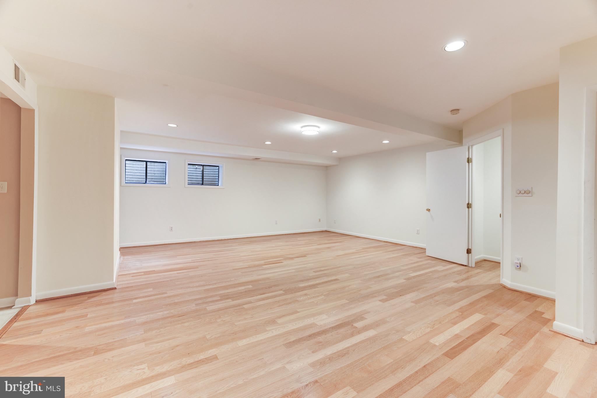 MCLEAN STATION - Residential